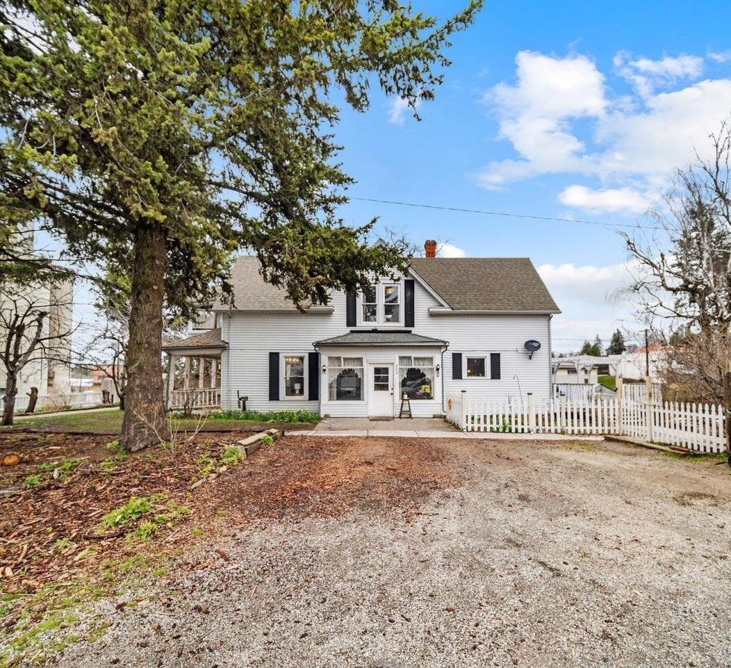 203 E Brewster St - Photo 45