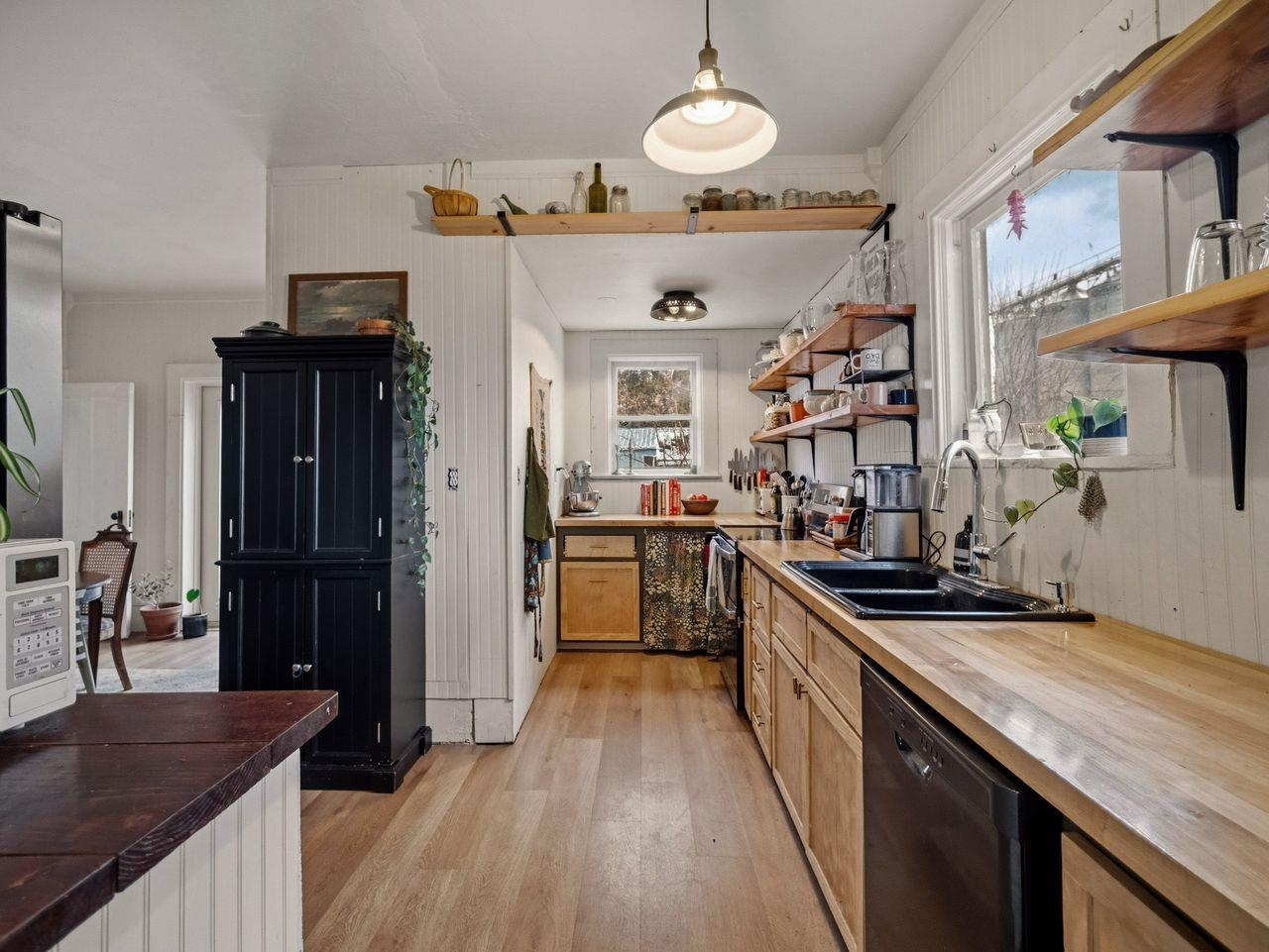 203 E Brewster St - Photo 8
