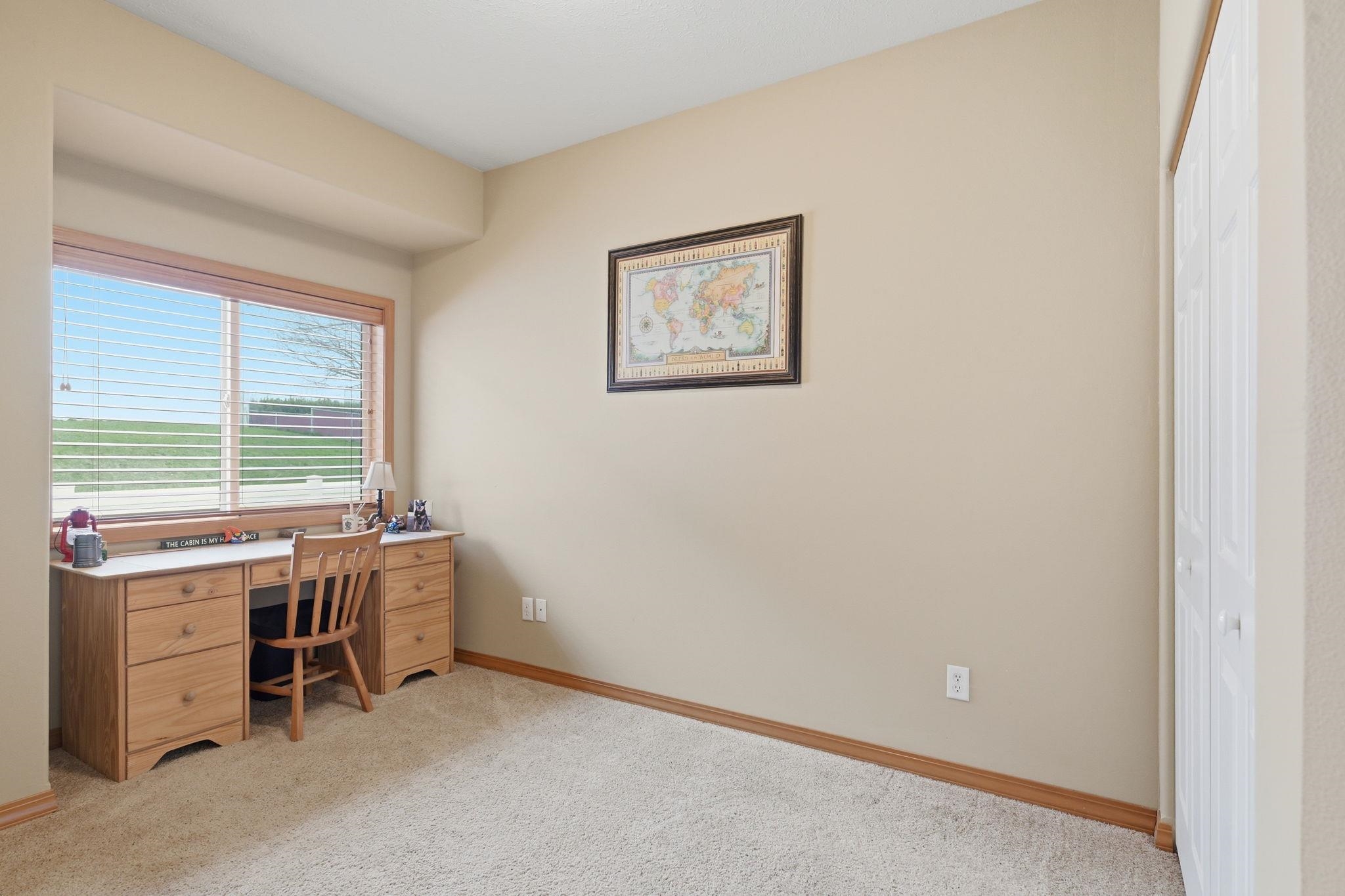 1314 W Chaucer Ave - Photo 20