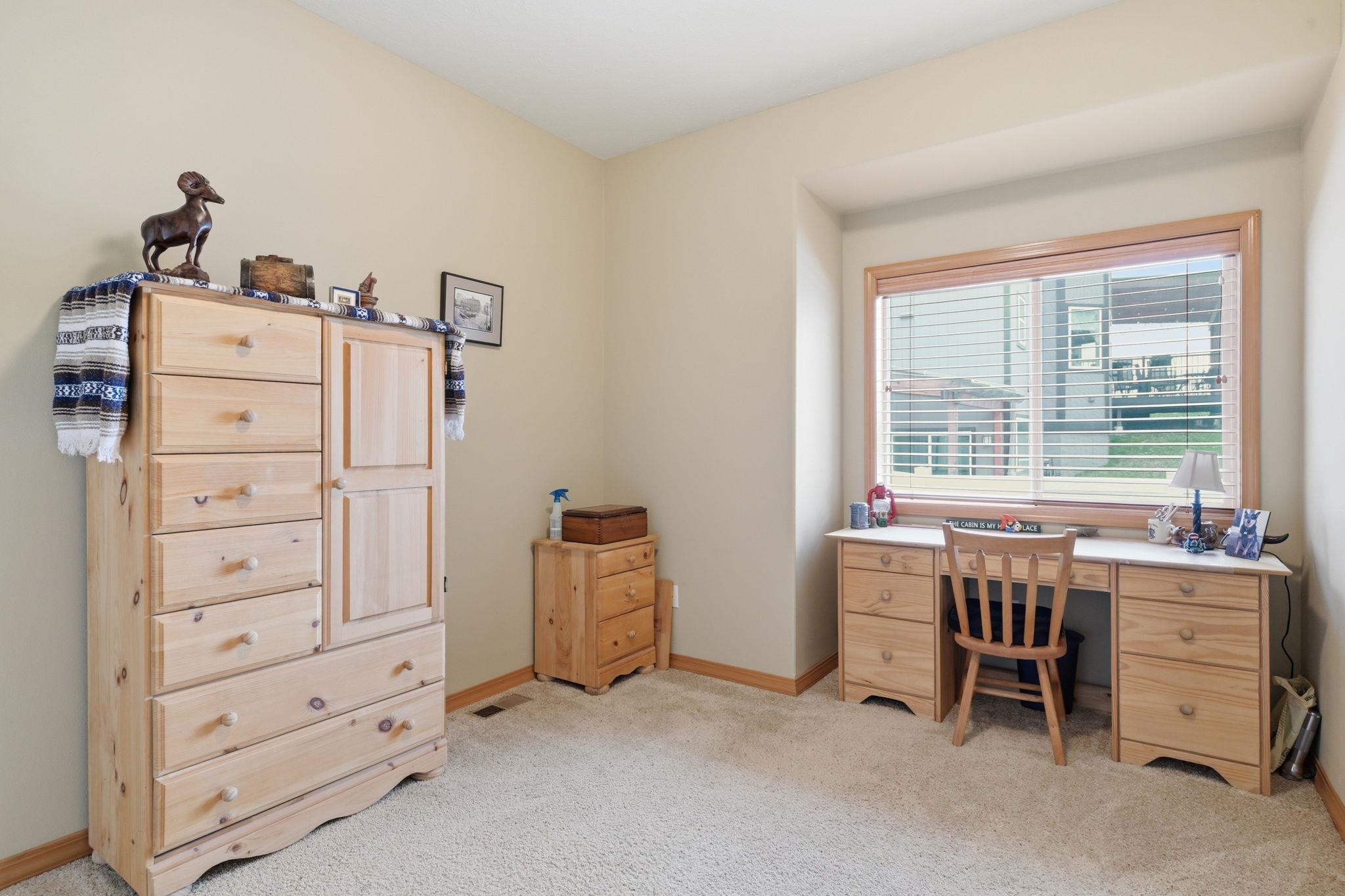 1314 W Chaucer Ave - Photo 21