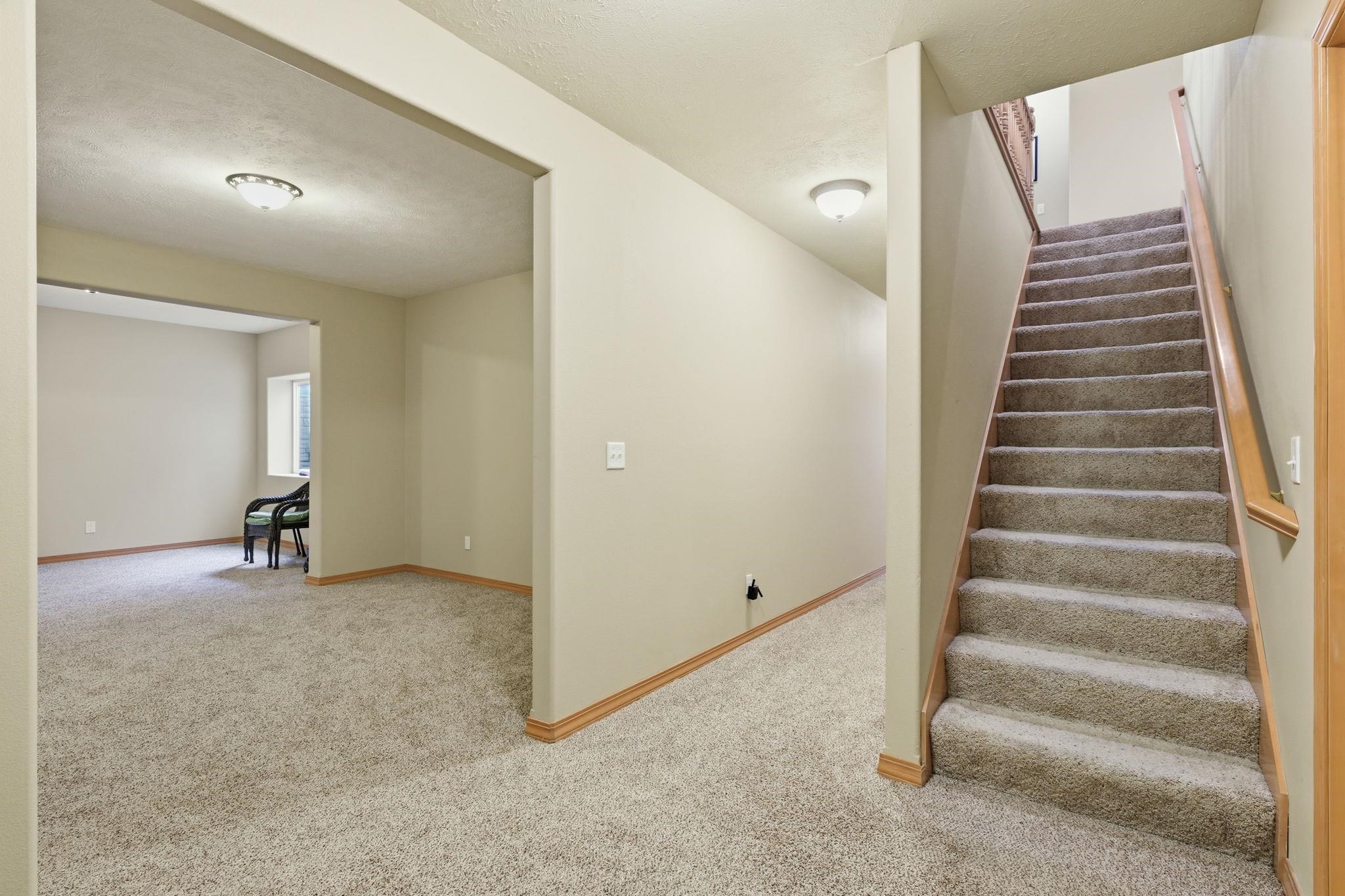 1314 W Chaucer Ave - Photo 23