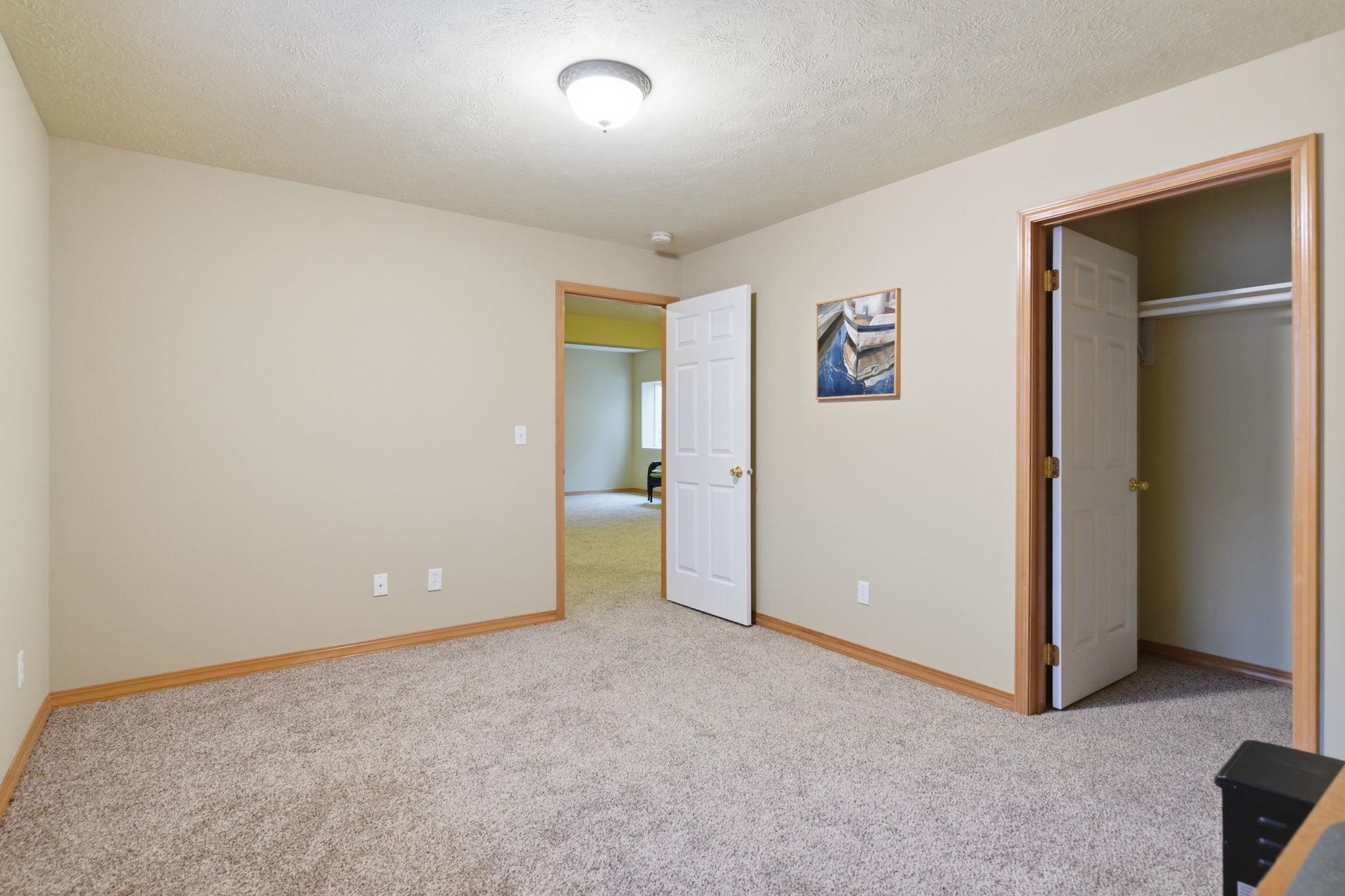 1314 W Chaucer Ave - Photo 27