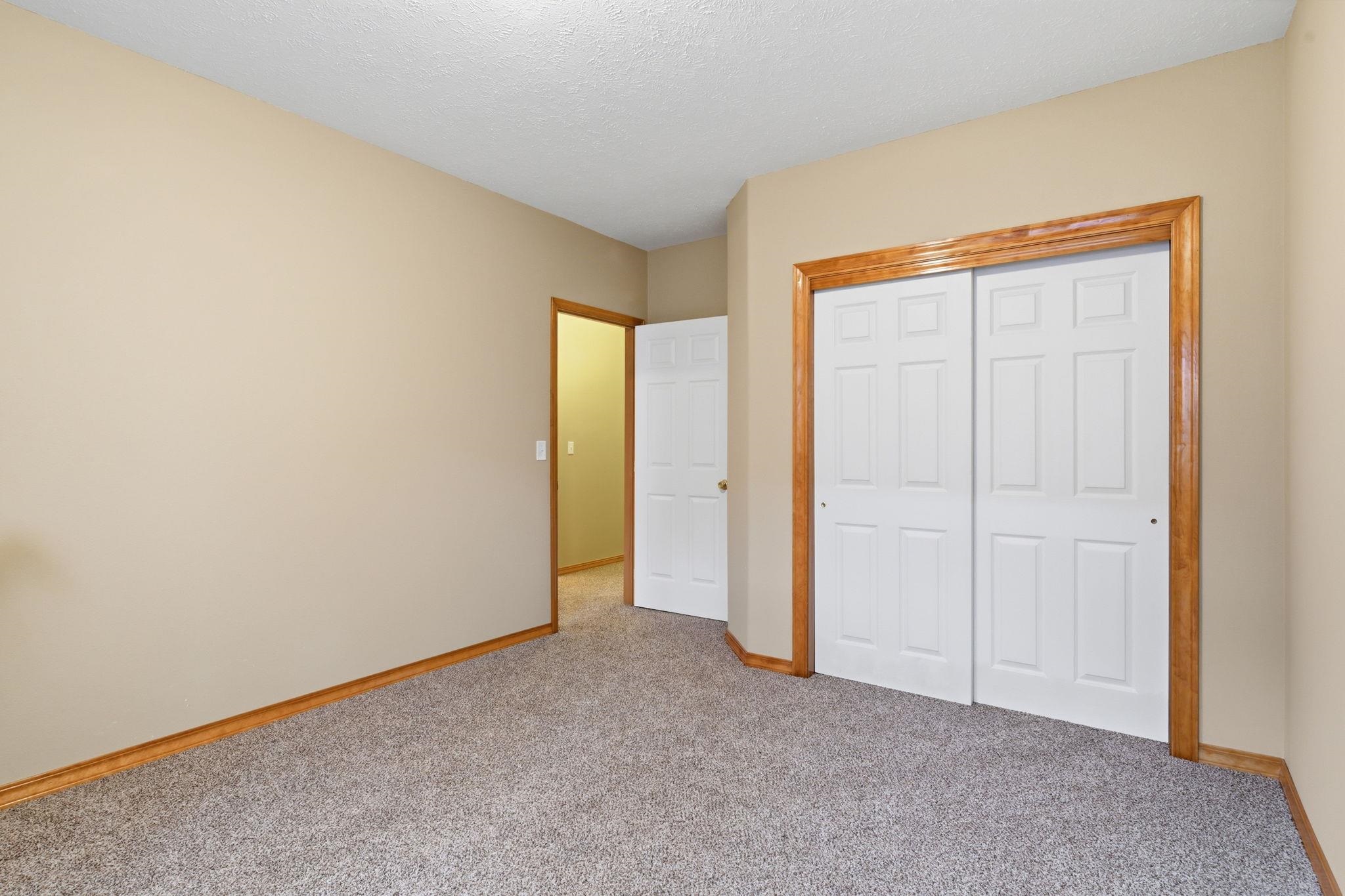 1314 W Chaucer Ave - Photo 29