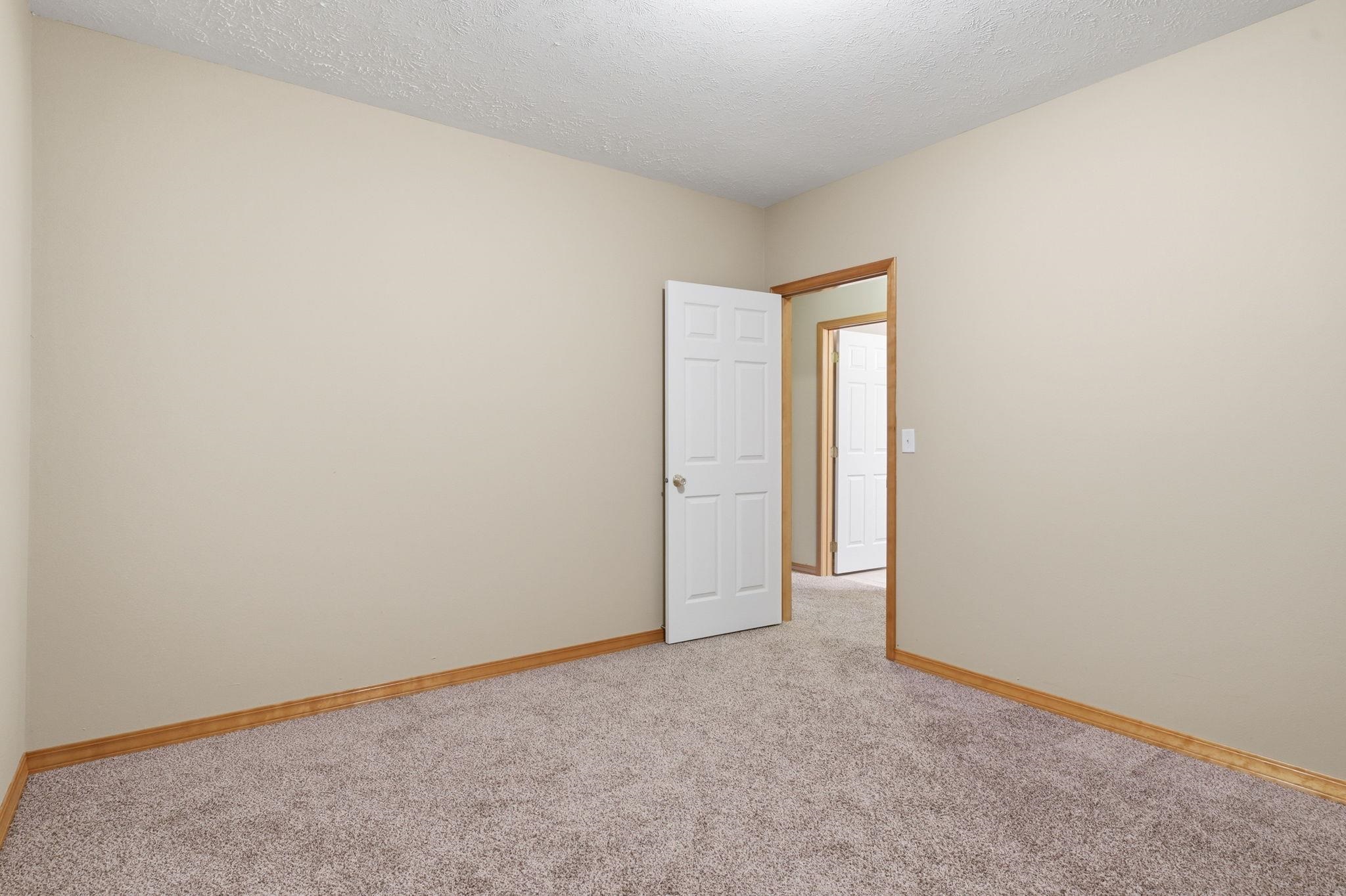 1314 W Chaucer Ave - Photo 34