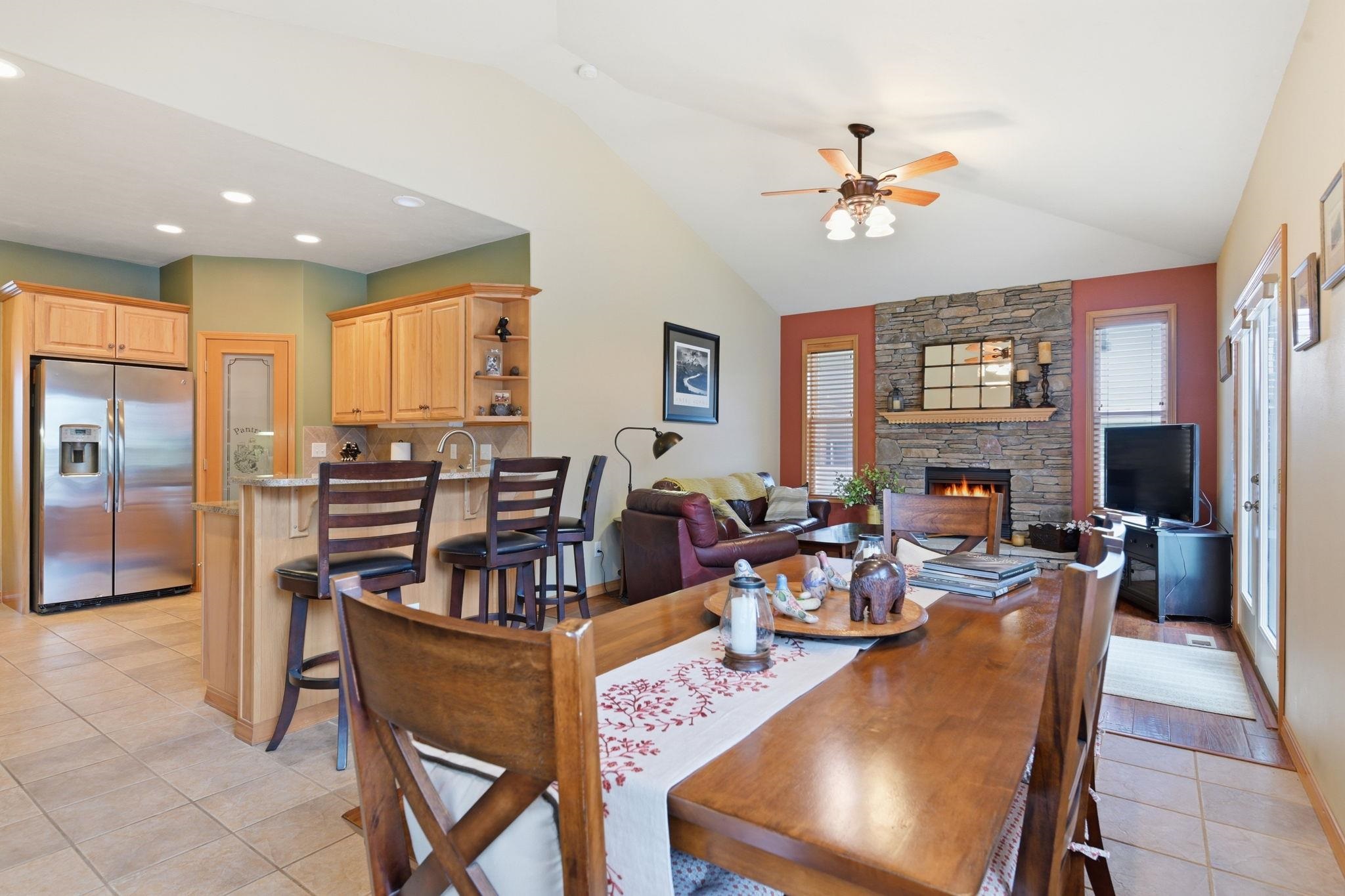 1314 W Chaucer Ave - Photo 5