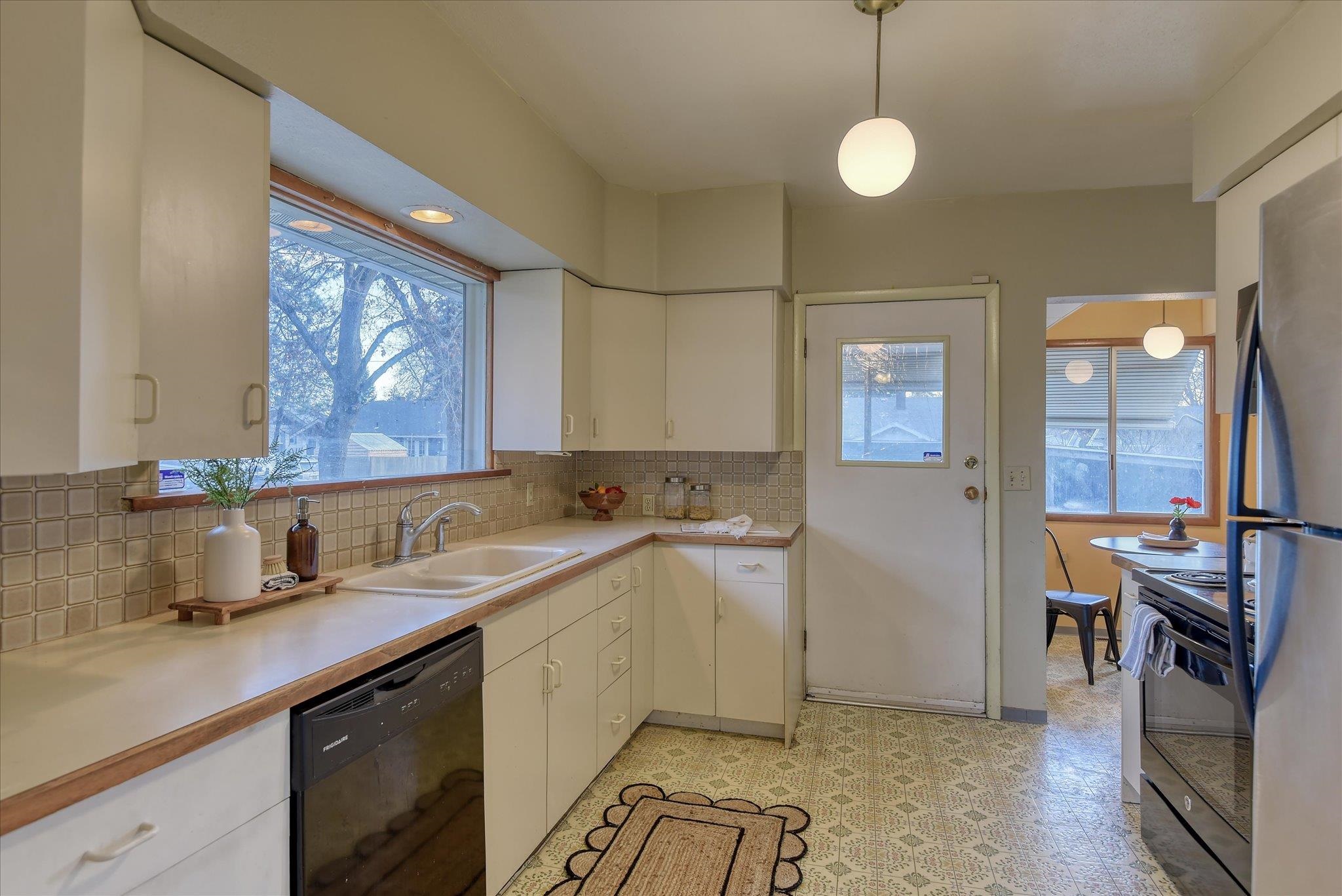 3203 W CORA Ave - Photo 11