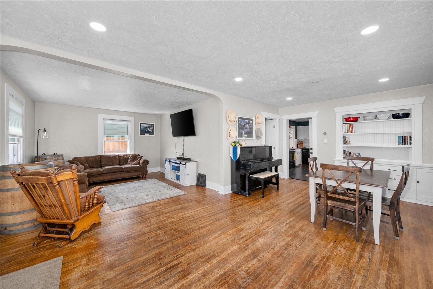 1427 E Nebraska Ave - Photo 4