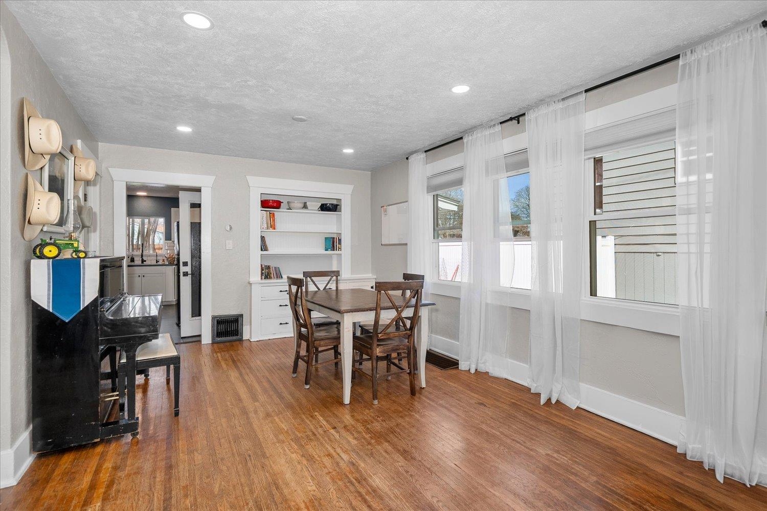 1427 E Nebraska Ave - Photo 6