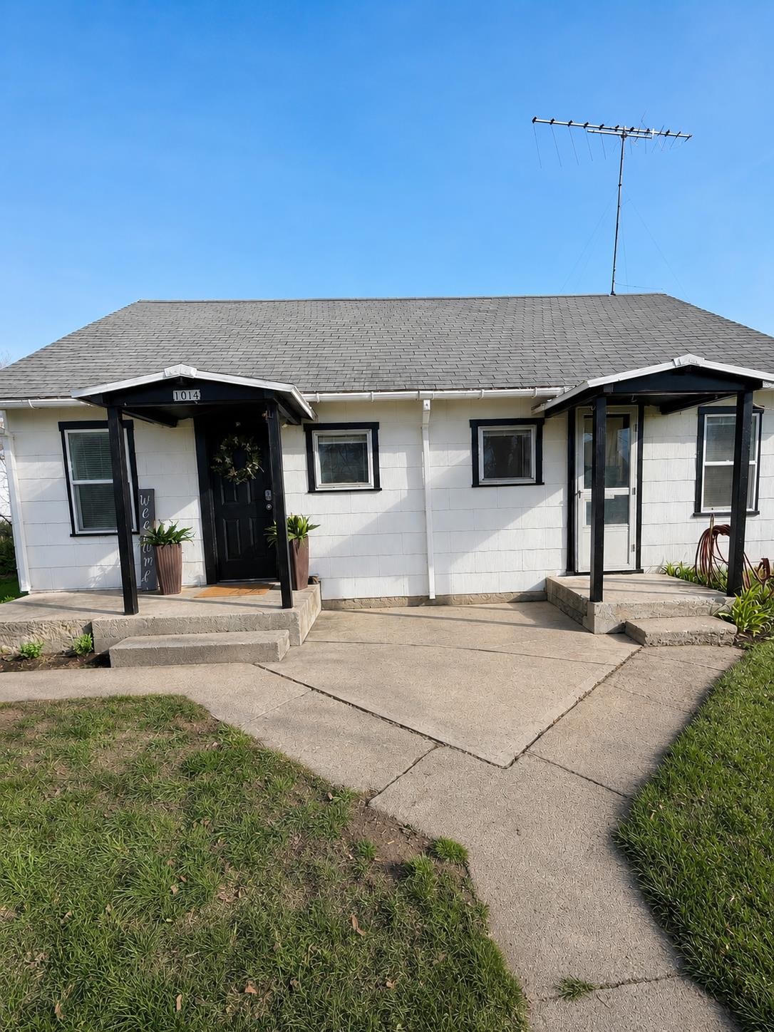 1014 Washington St - Photo 1