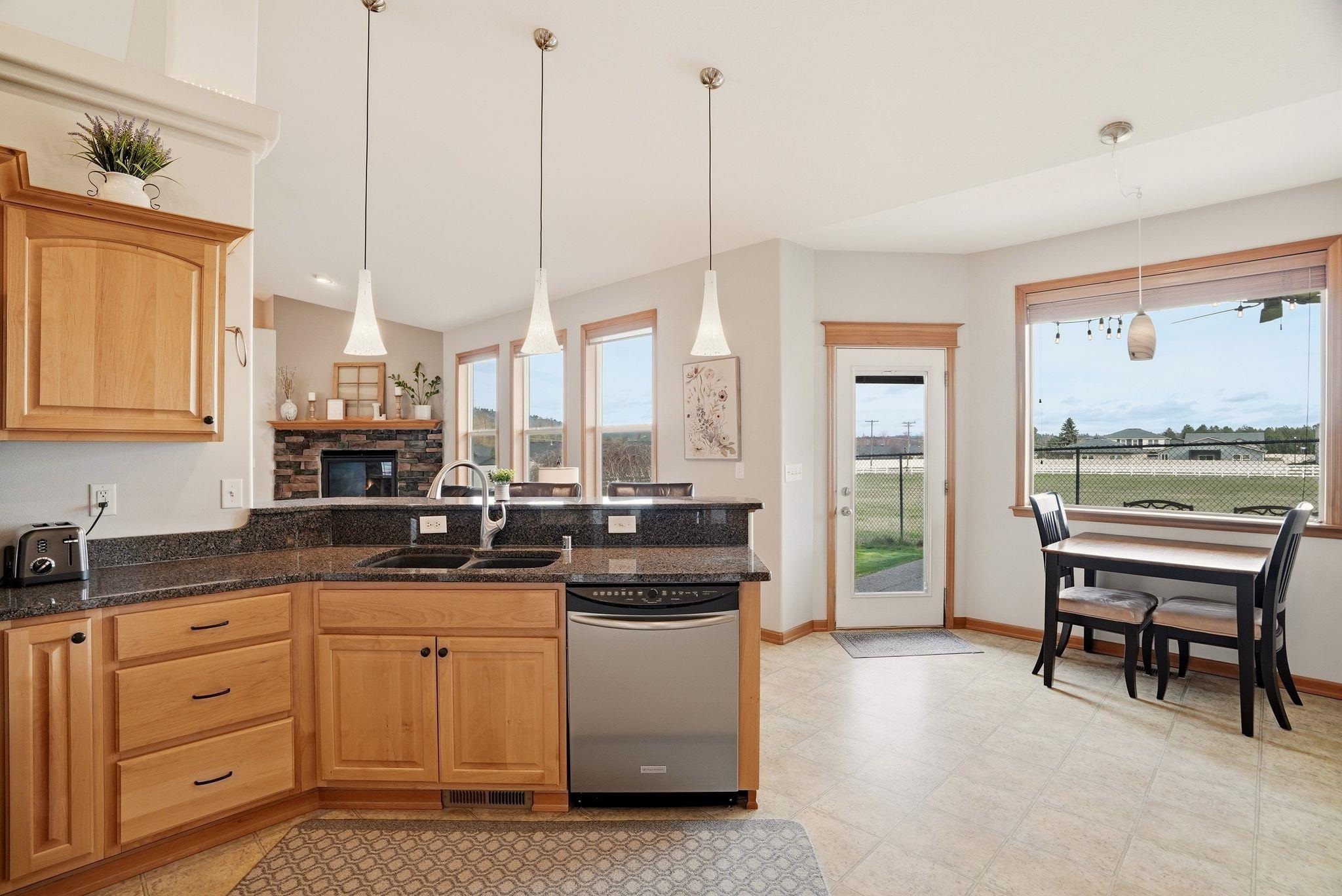12313 E Emory Ln - Photo 9