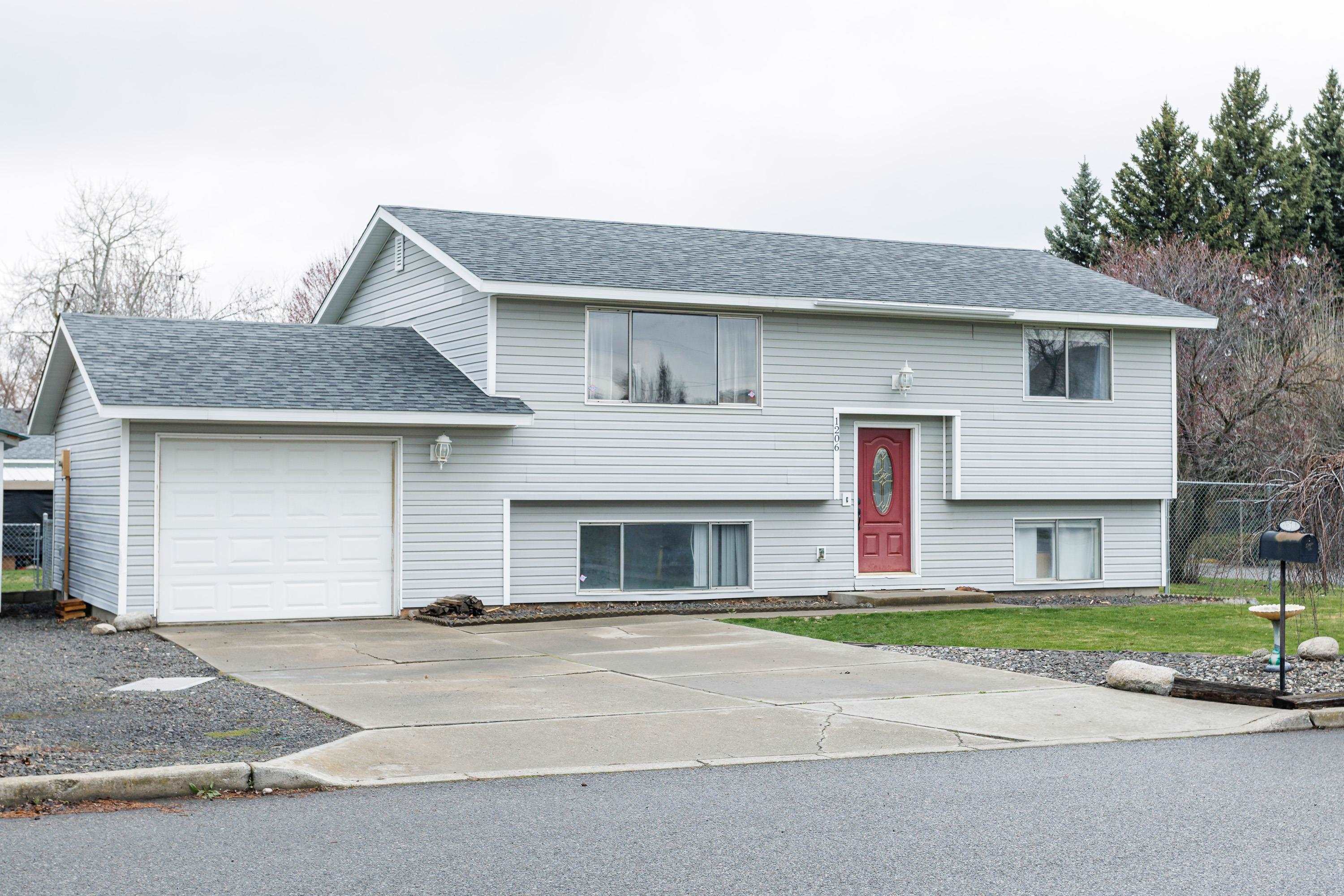 1206 S Best Rd - Photo 1
