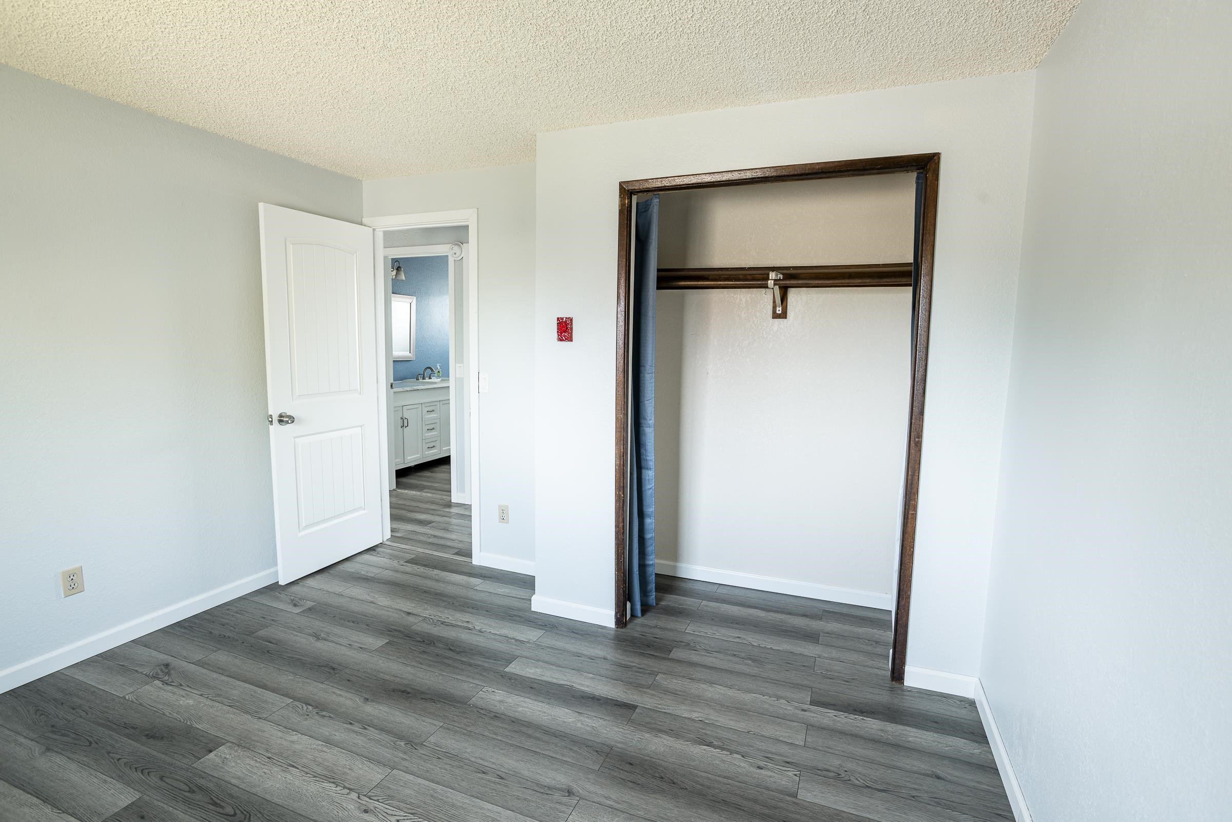 1206 S Best Rd - Photo 16