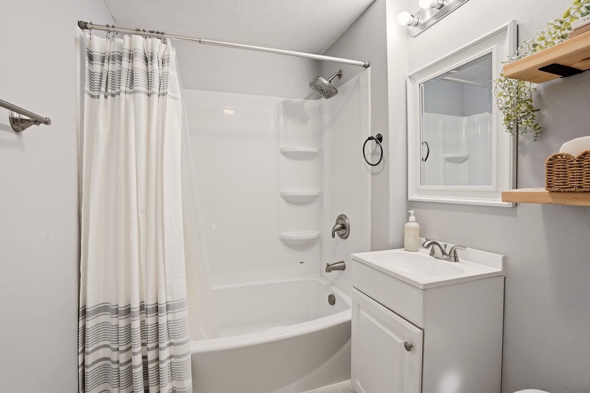 2511 W Olympic Ave - Photo 15