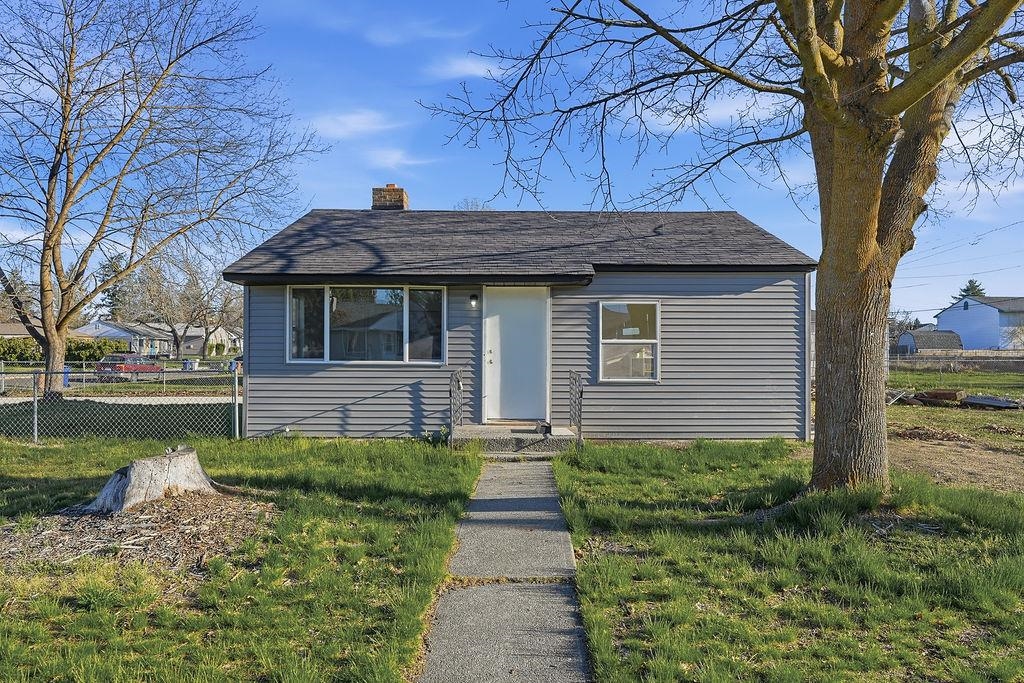 2486 W Rowan Ave - Photo 1