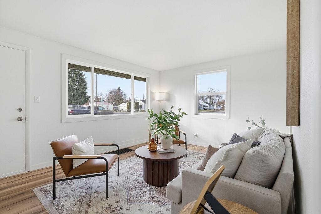 2486 W Rowan Ave - Photo 2