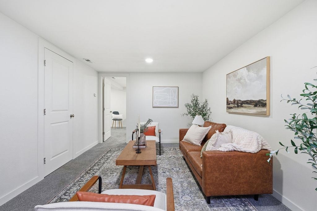 2486 W Rowan Ave - Photo 16