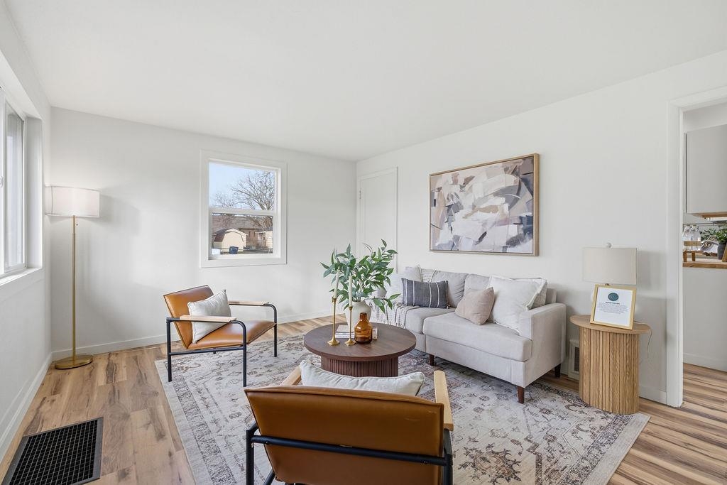 2486 W Rowan Ave - Photo 3