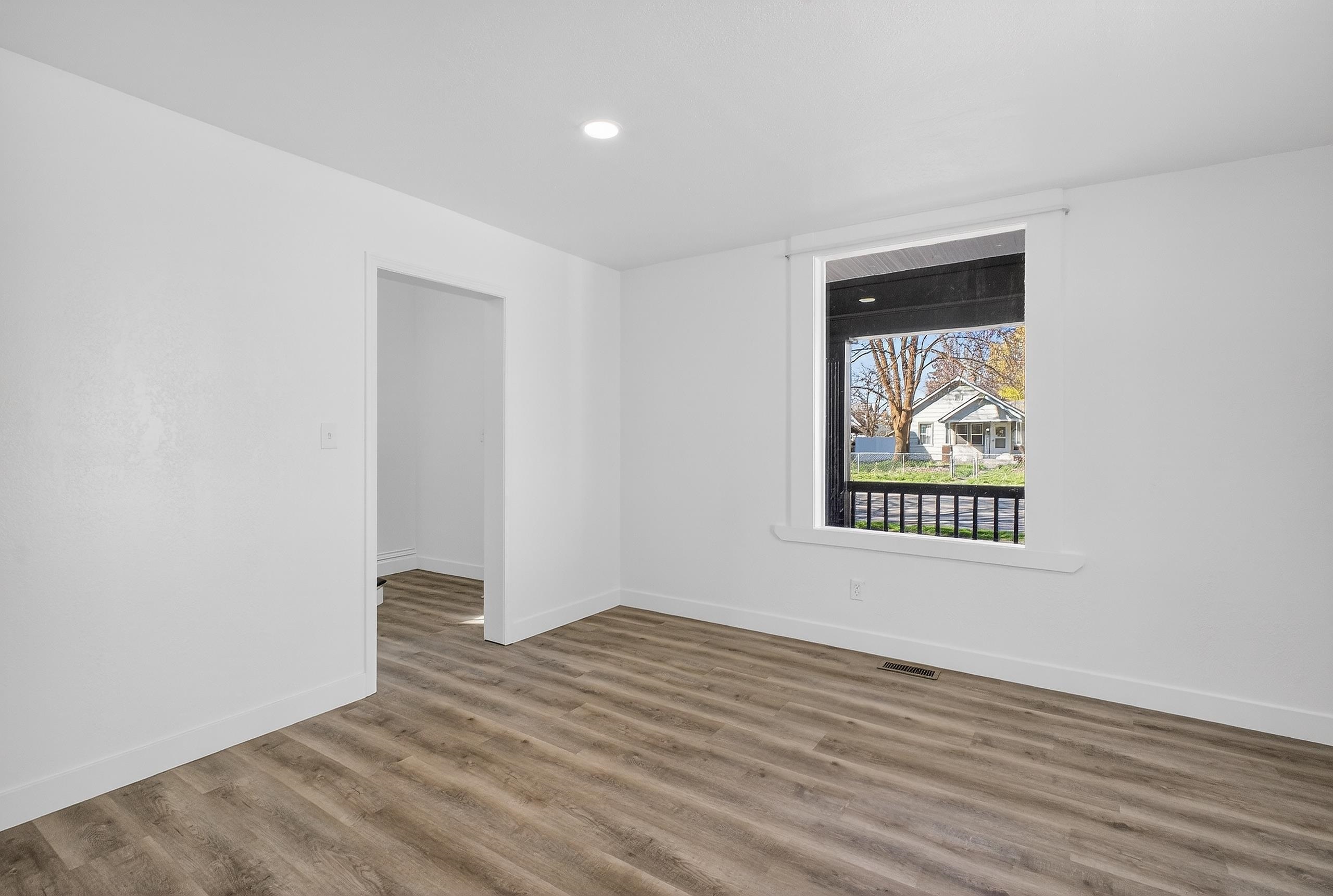 2514 E 5TH Ave - Photo 12