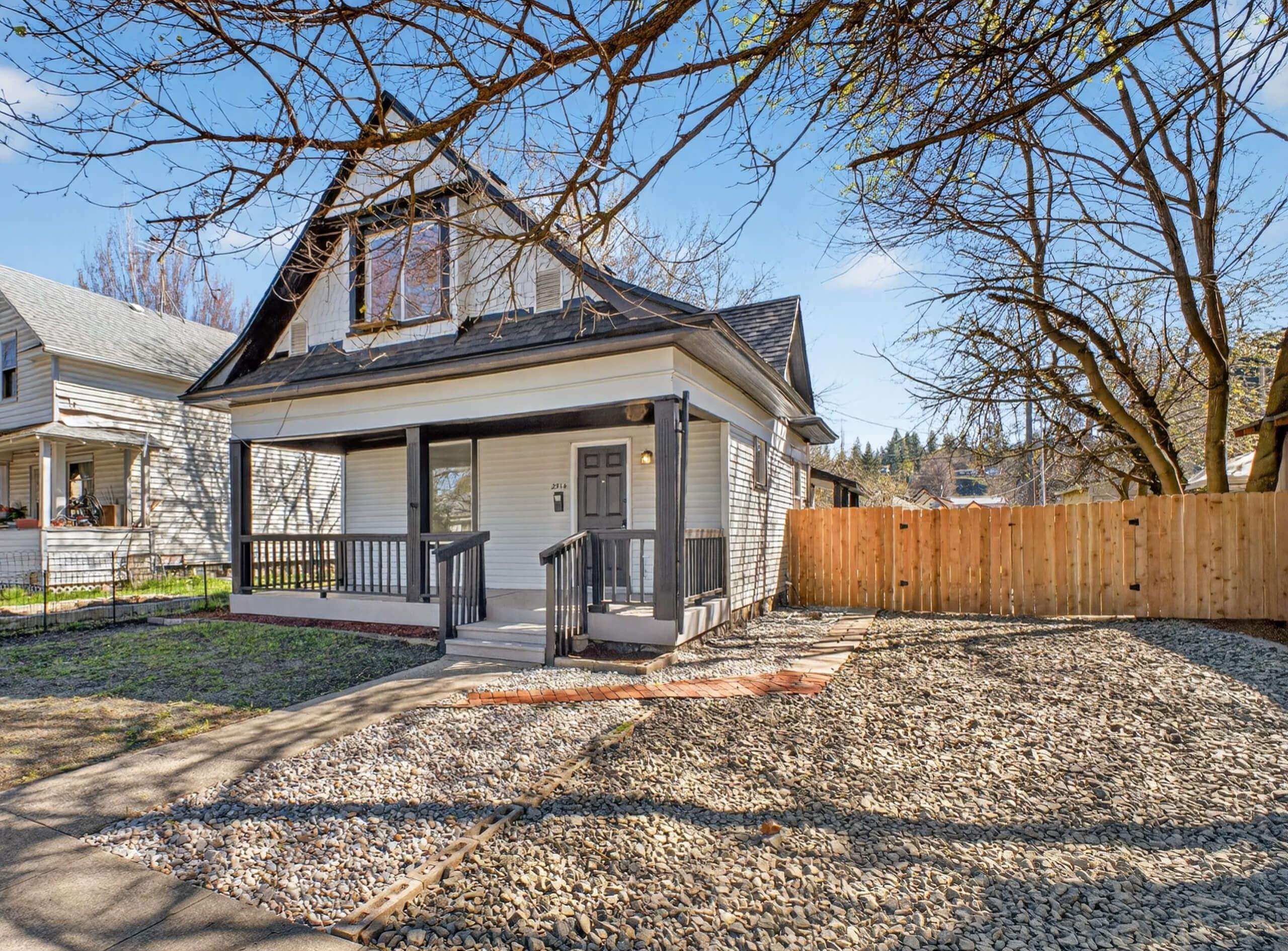 2514 E 5TH Ave - Photo 3