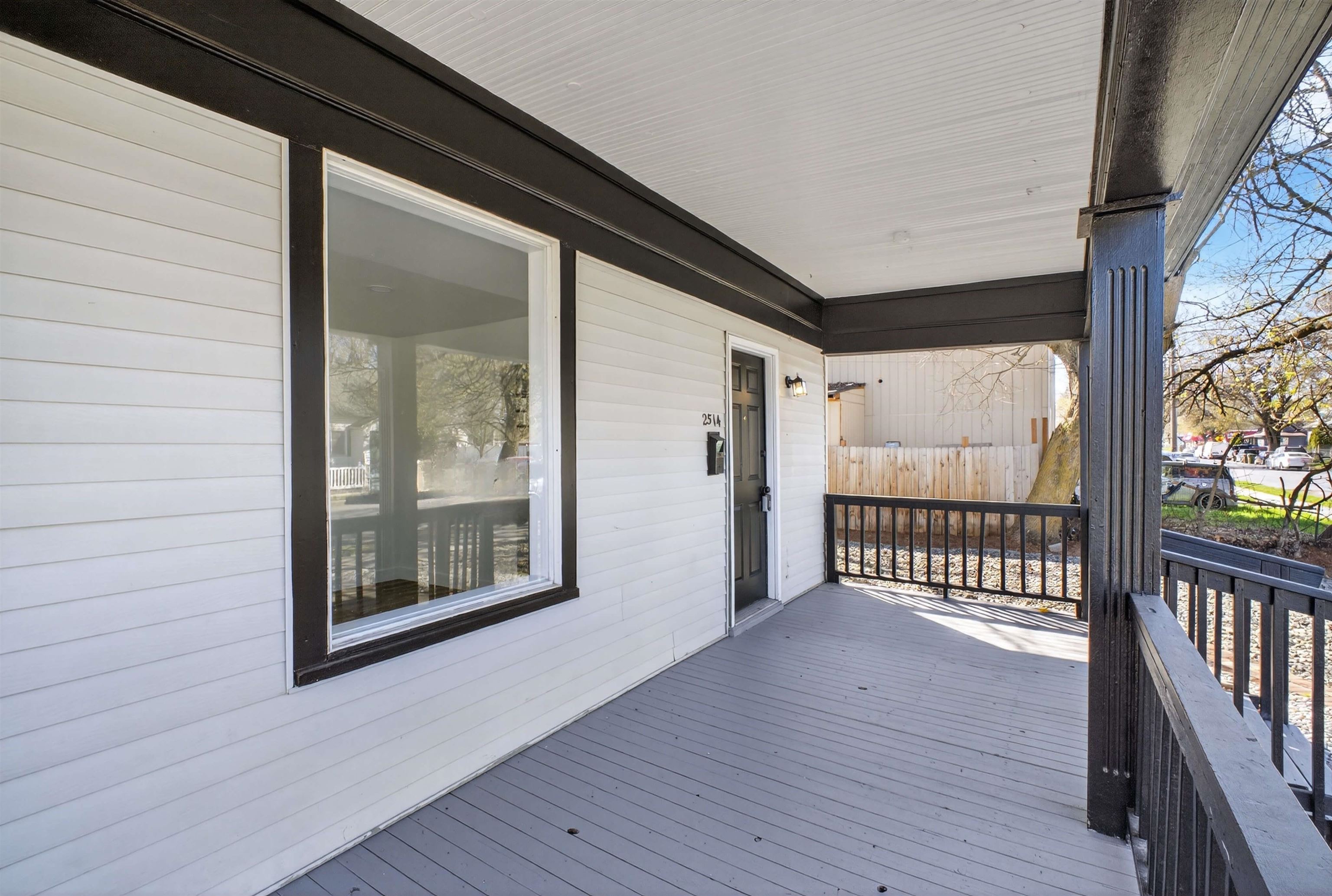 2514 E 5TH Ave - Photo 8
