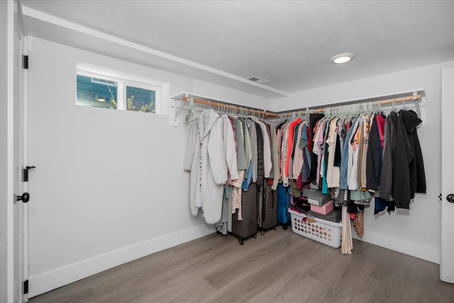 513 E 8th Ave - Photo 16