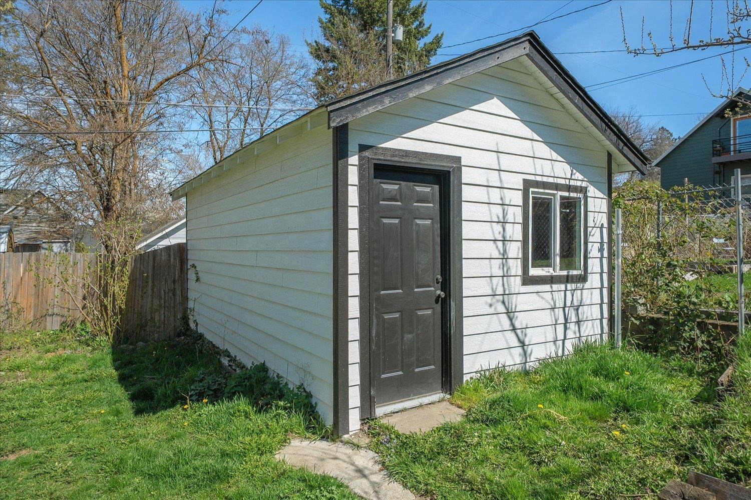 513 E 8th Ave - Photo 21