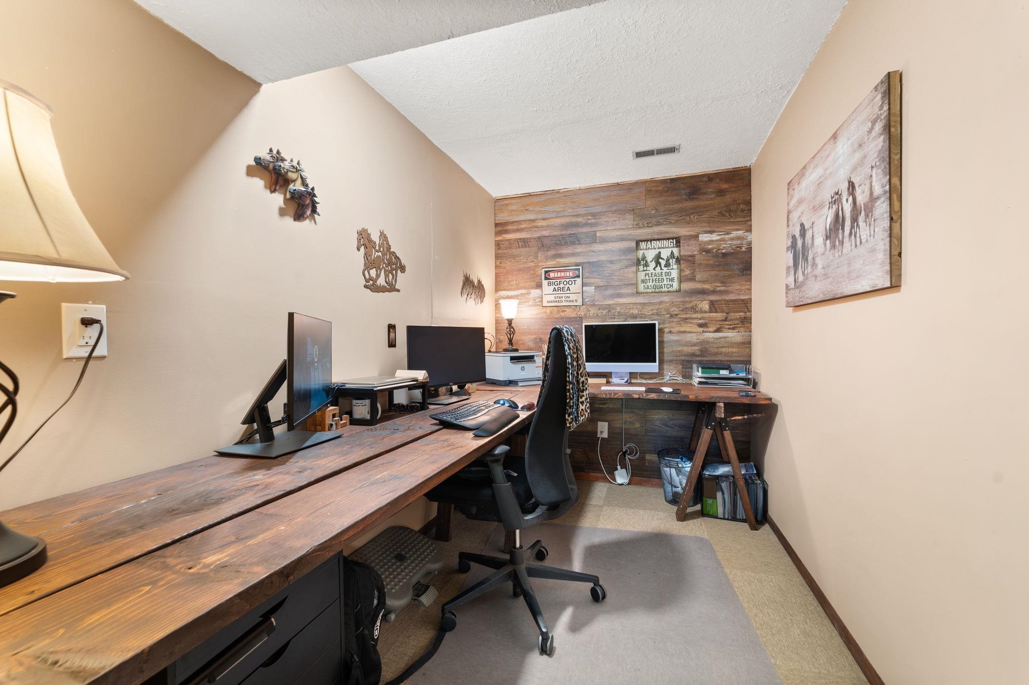22616 N Creeger Ln - Photo 33
