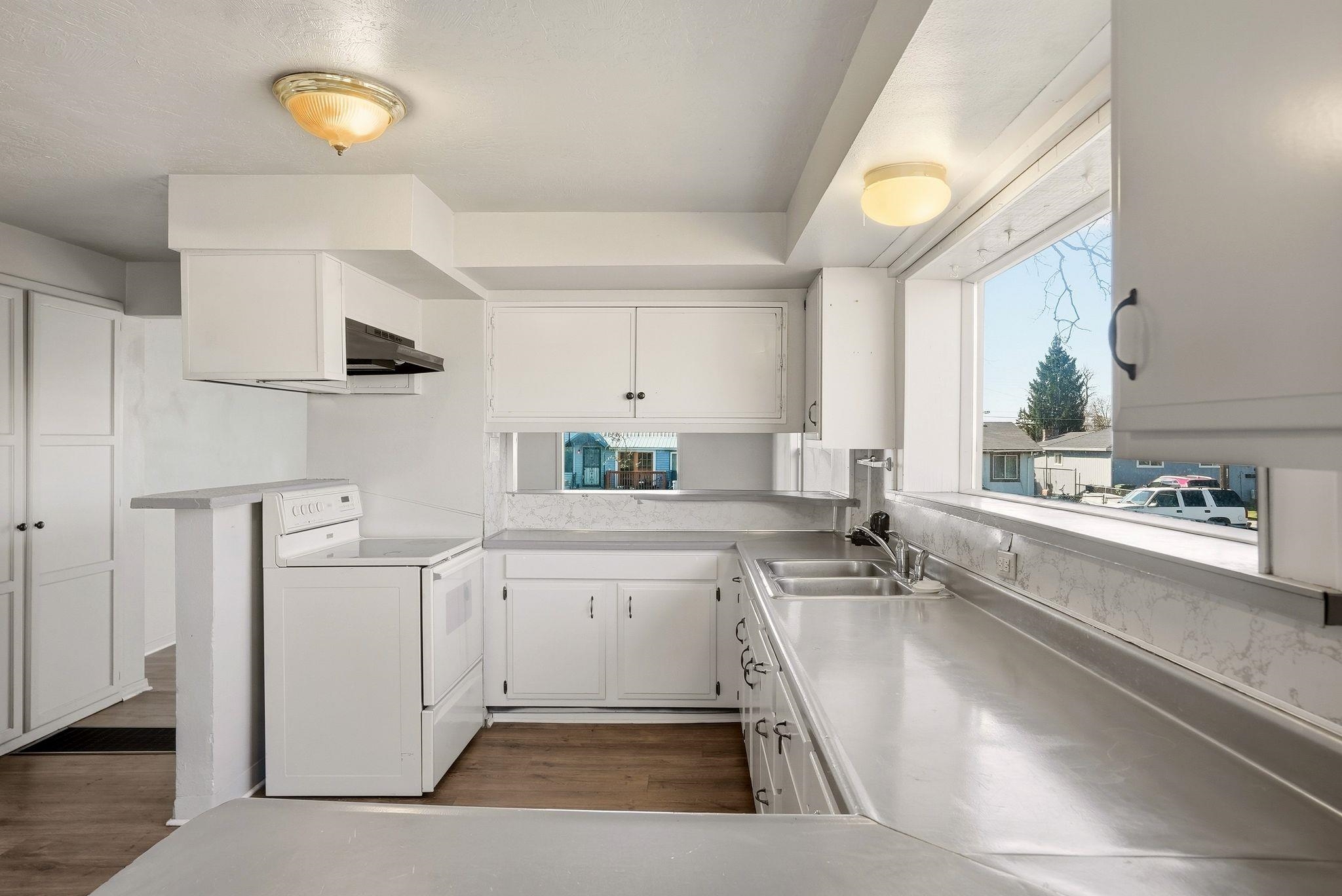 707 E Kiernan Ave - Photo 9