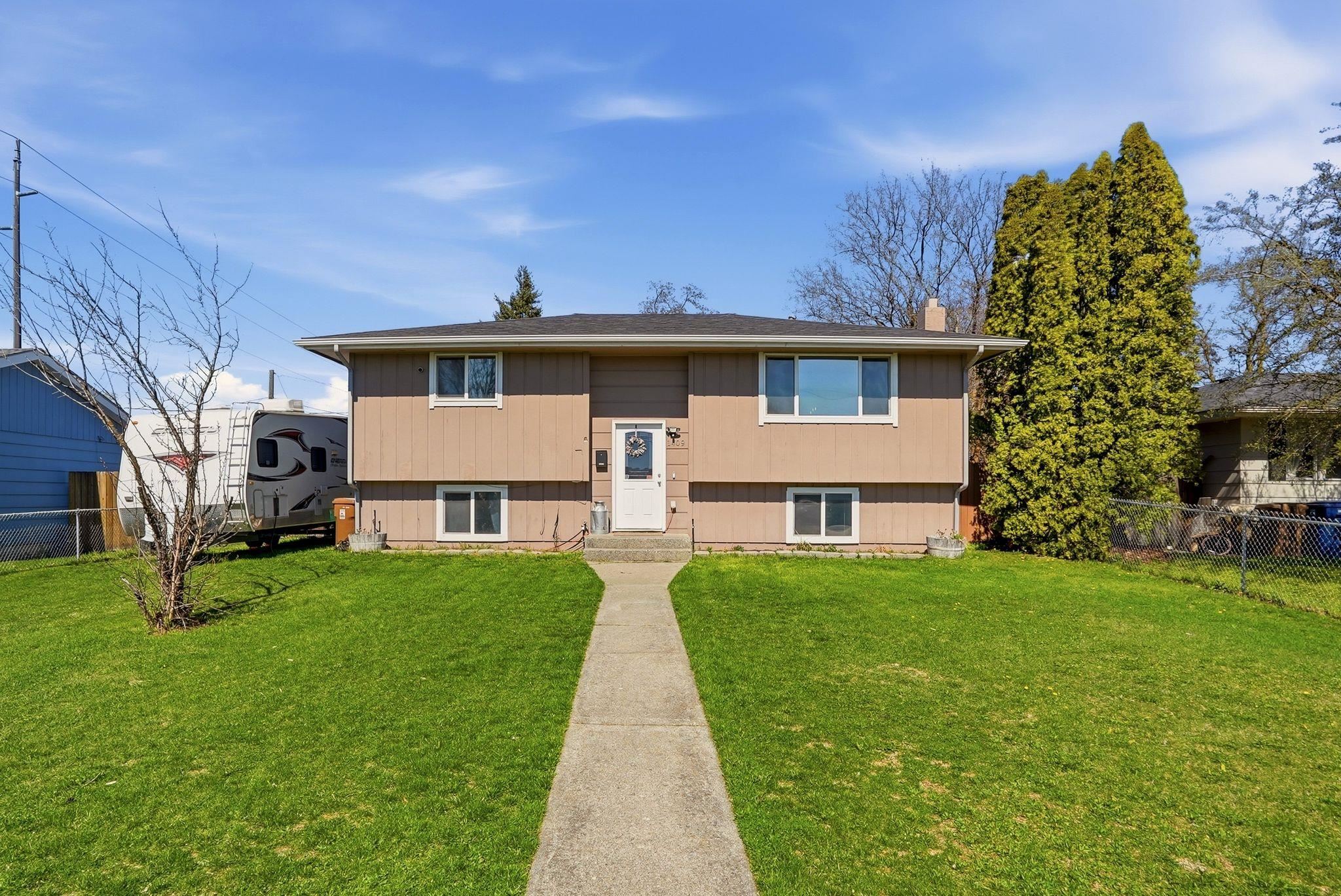 1409 E Gordon Ct - Photo 1