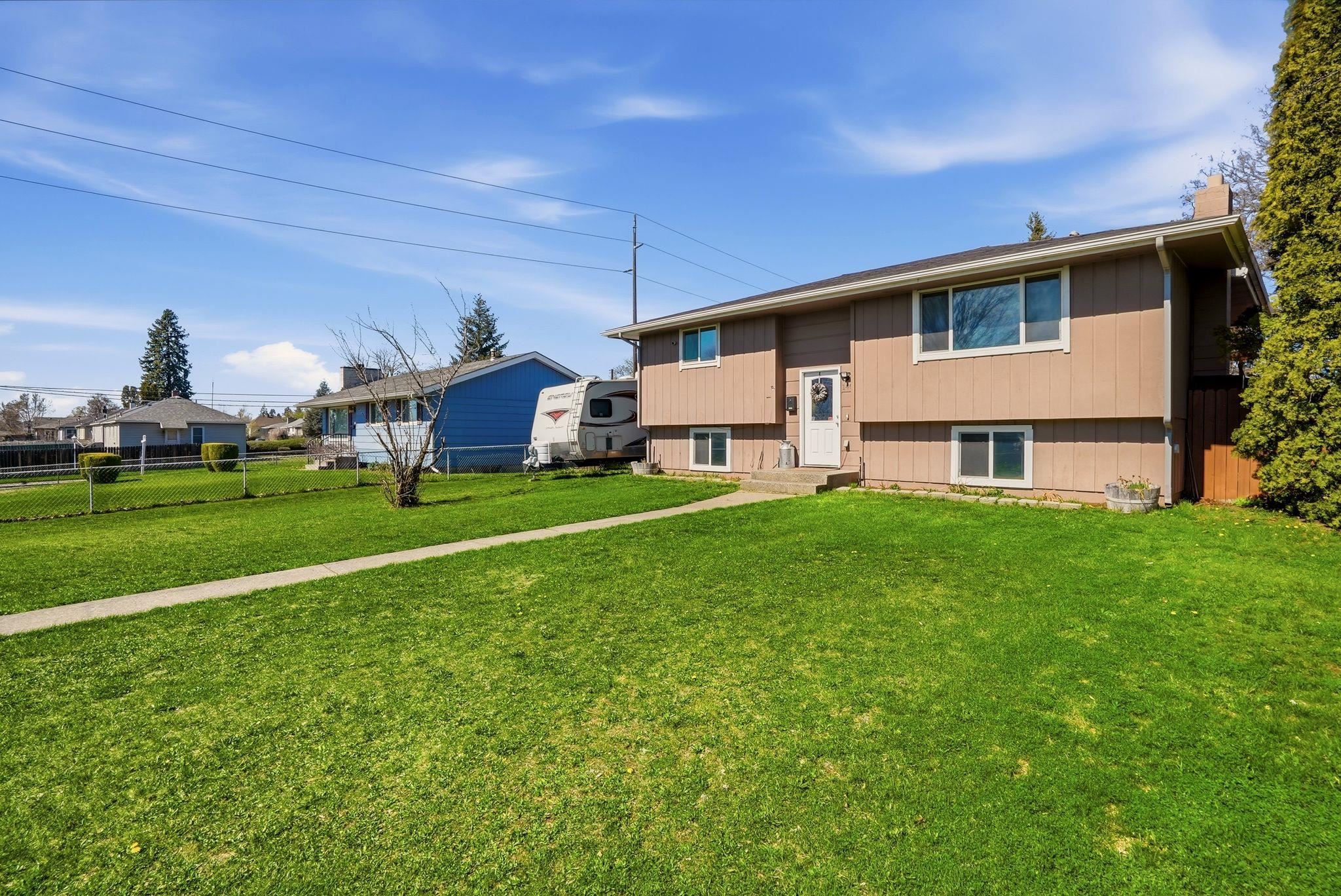 1409 E Gordon Ct - Photo 2