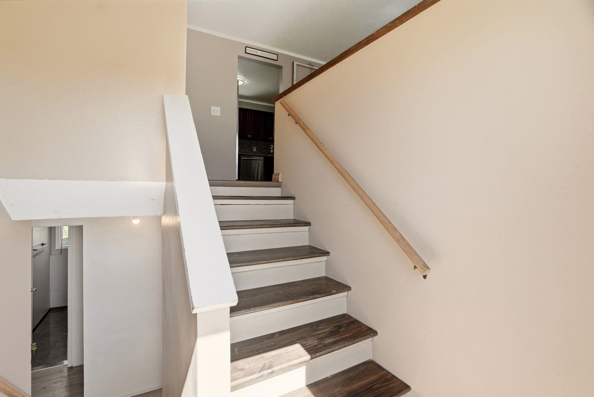 1409 E Gordon Ct - Photo 3