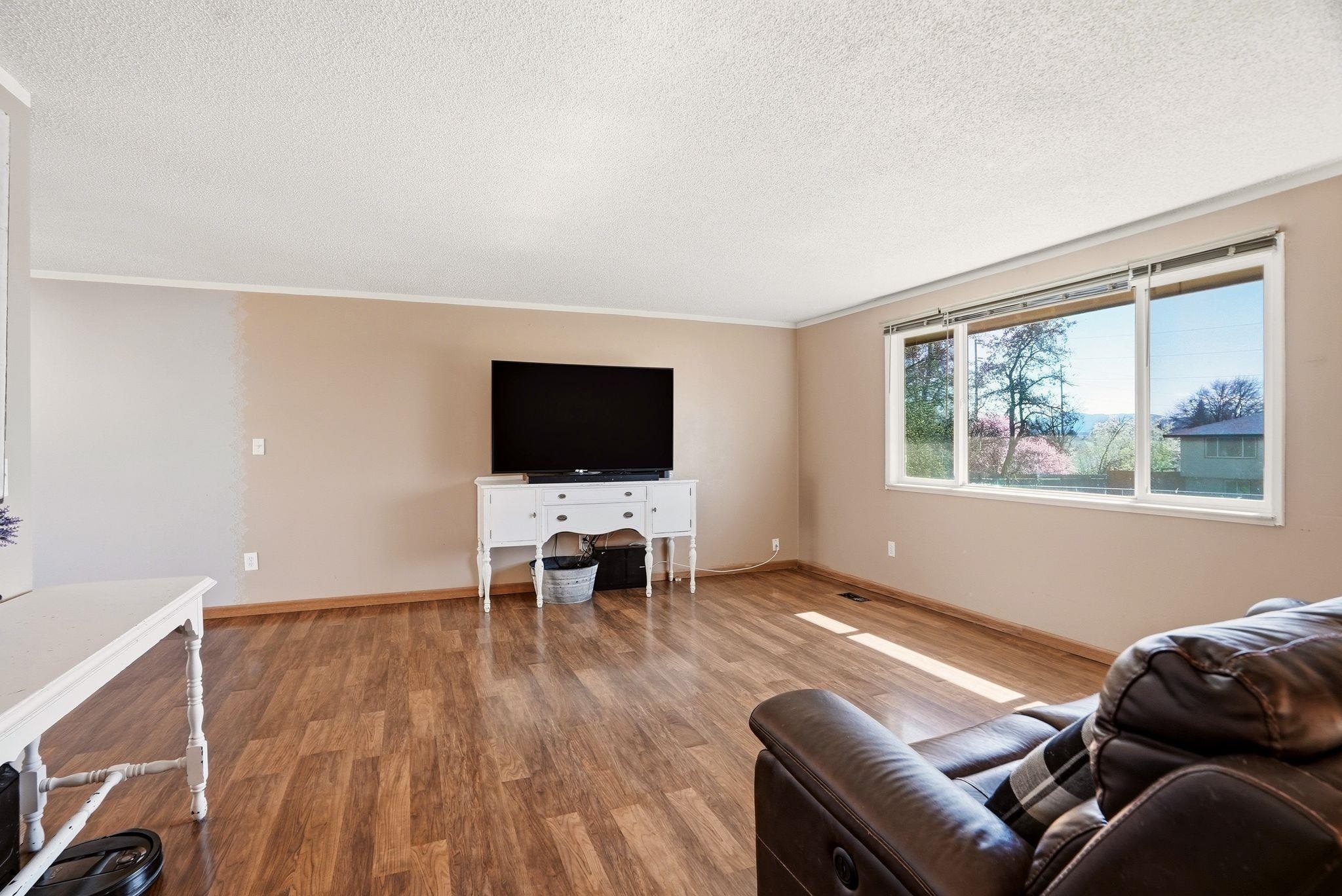 1409 E Gordon Ct - Photo 5