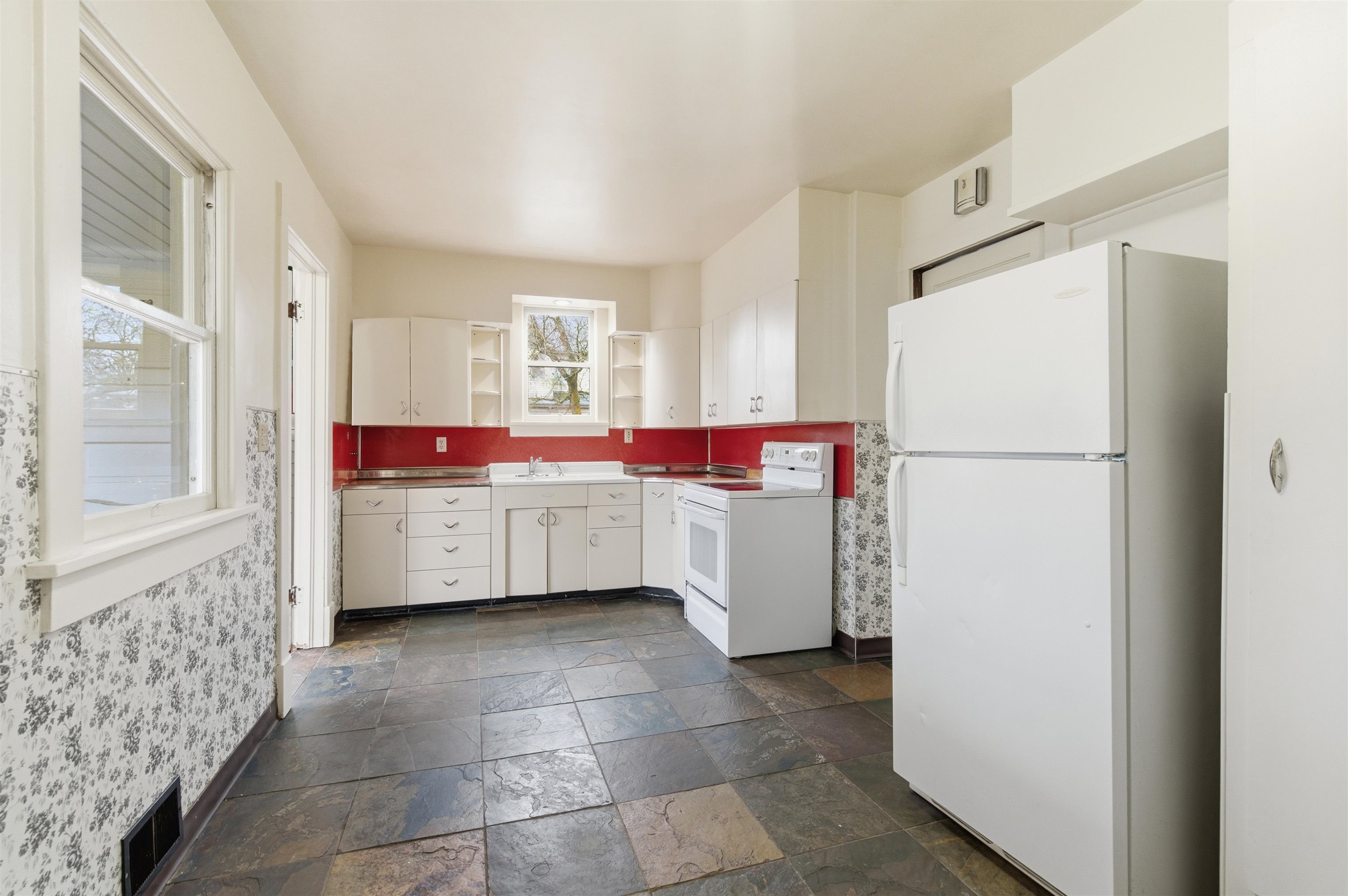 1027 W Maxwell Ave - Photo 13