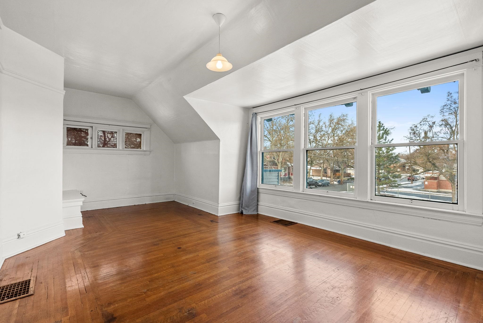 1027 W Maxwell Ave - Photo 21