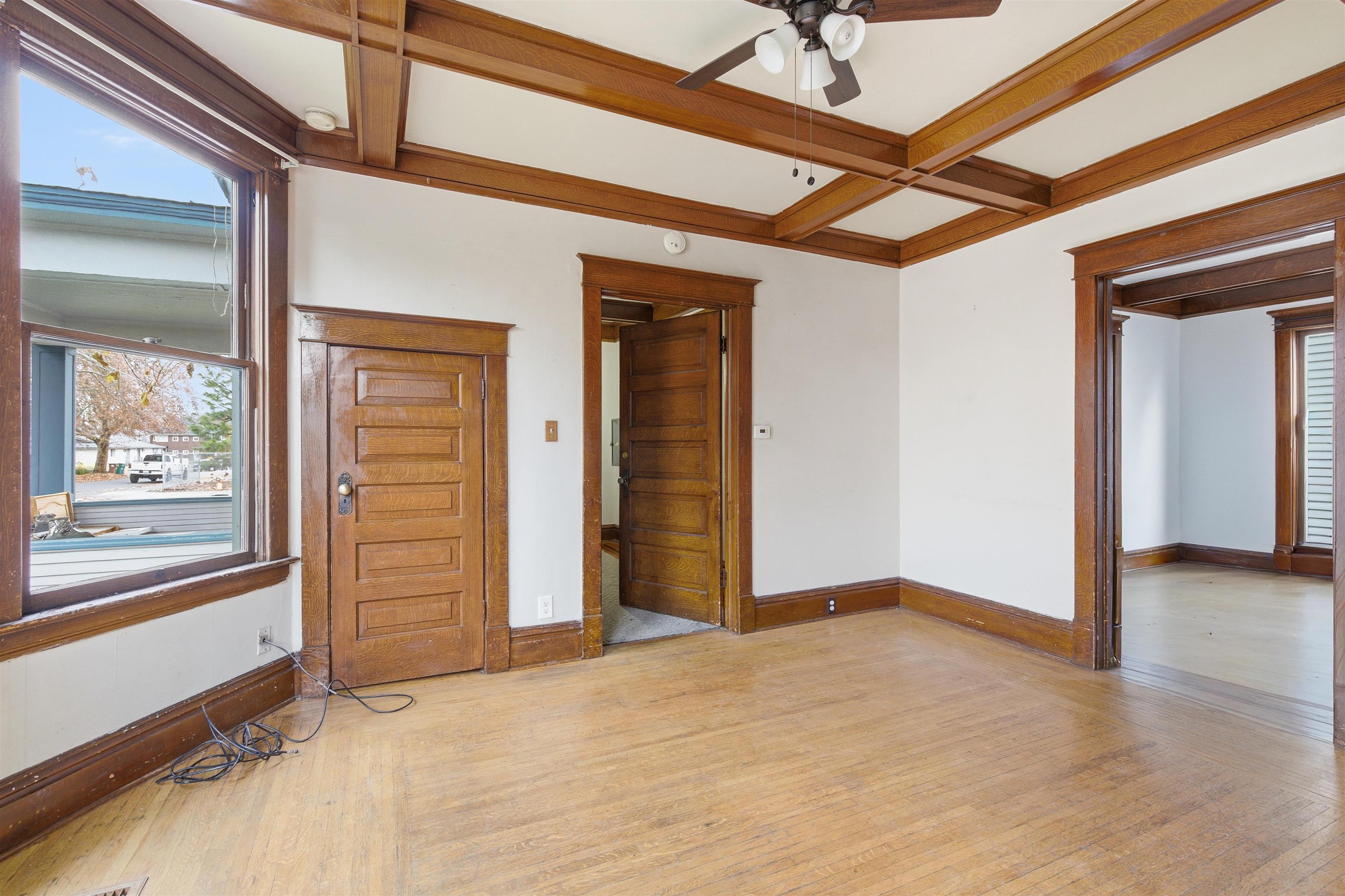 1027 W Maxwell Ave - Photo 5
