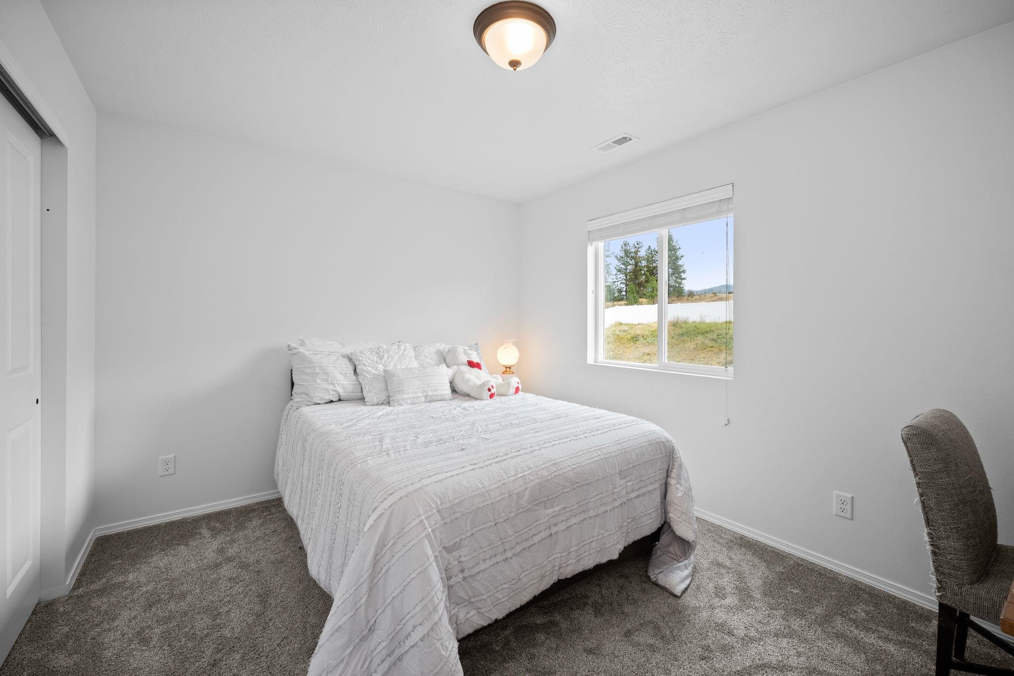 18224 E Selkirk Estates Rd - Photo 15