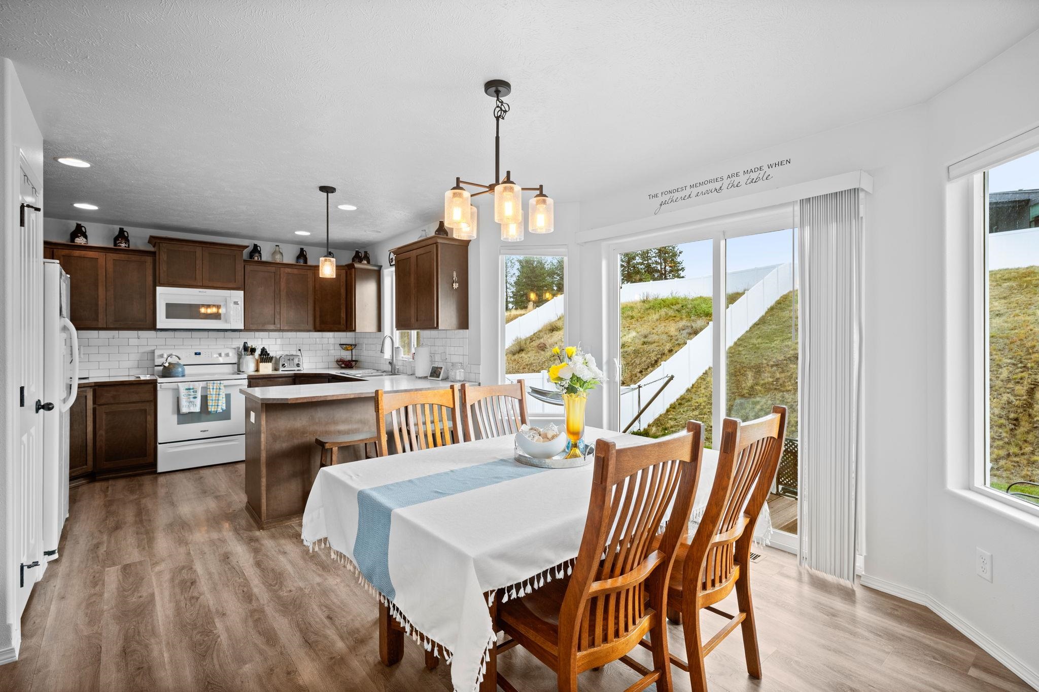 18224 E Selkirk Estates Rd - Photo 4