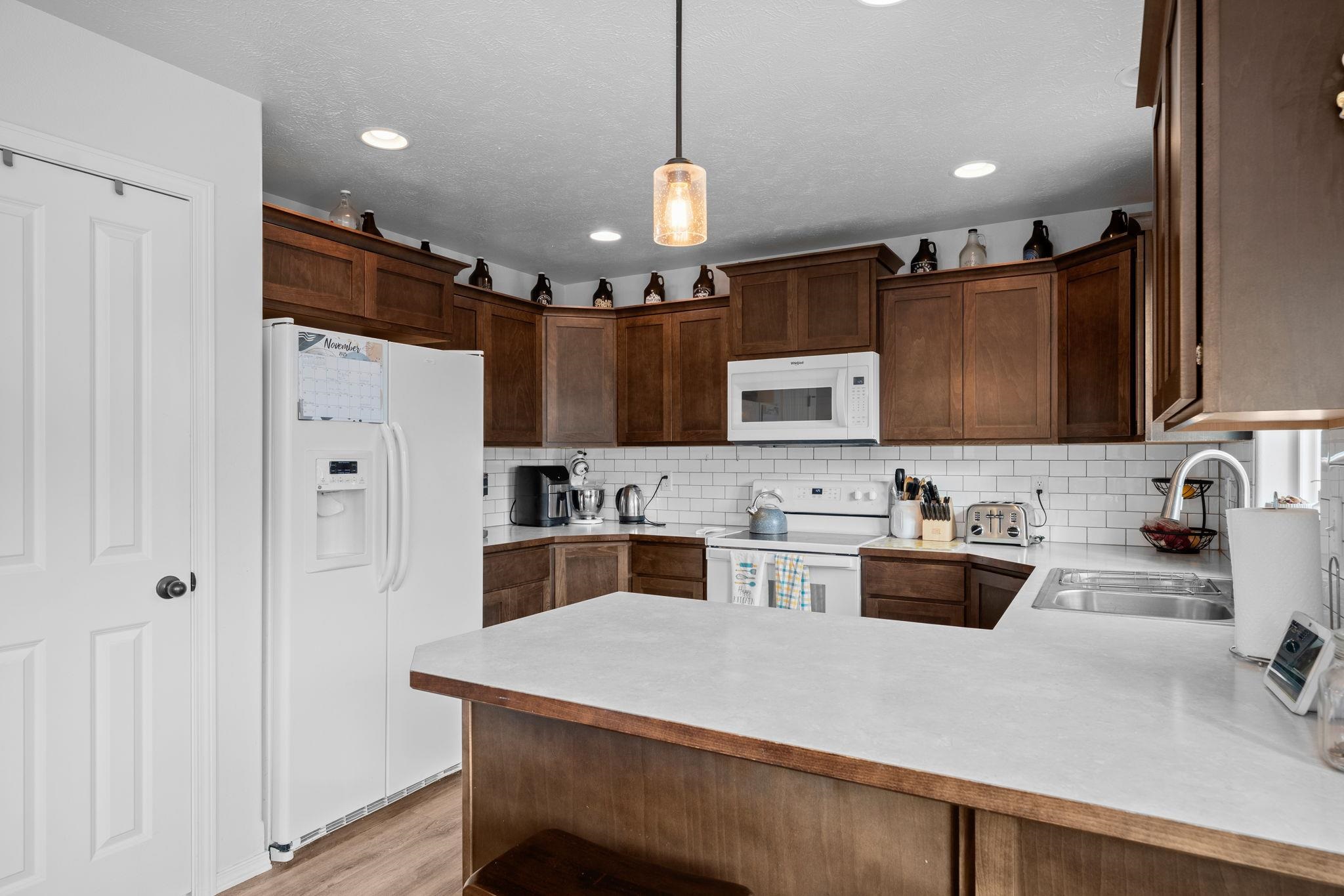18224 E Selkirk Estates Rd - Photo 6