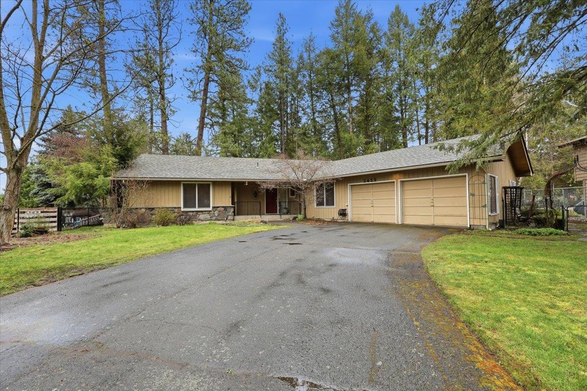 1412 W Crestwood Ct - Photo 1