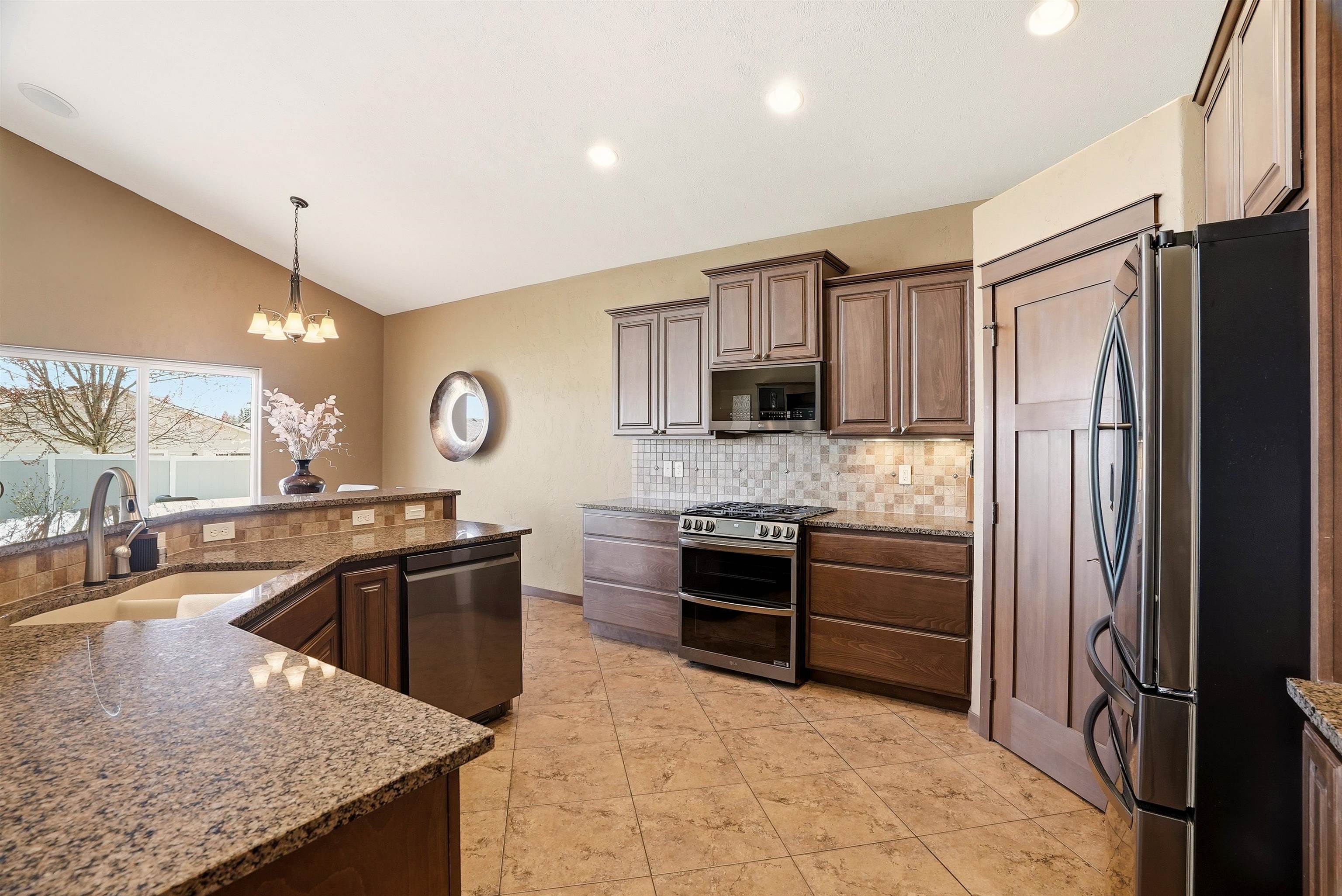 202 E Alexa Ct - Photo 6