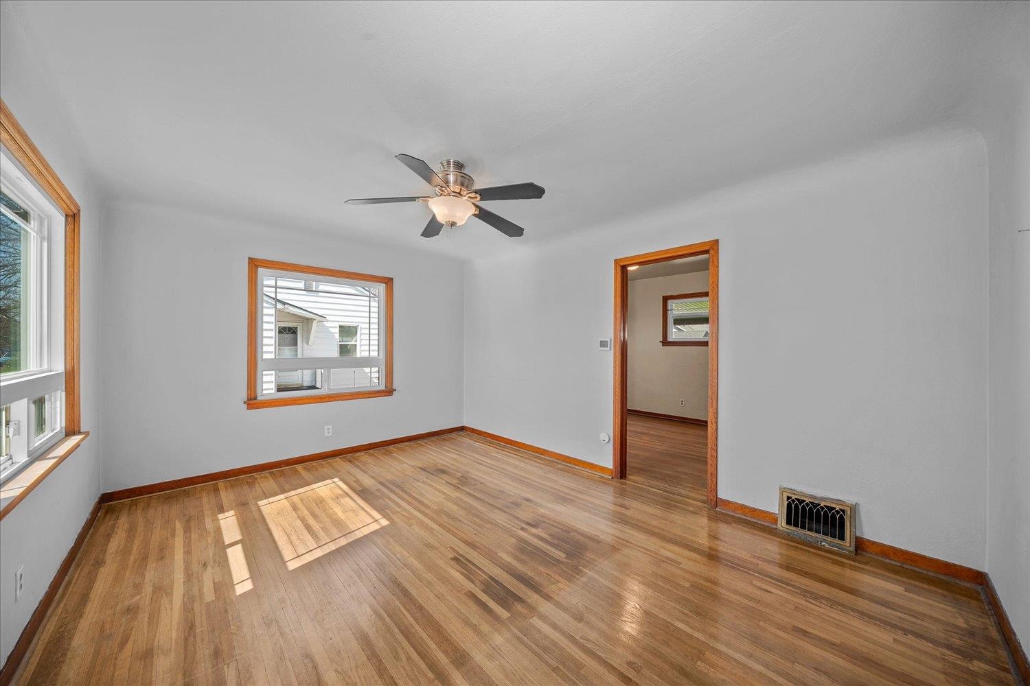 1207 E Providence Ave - Photo 4