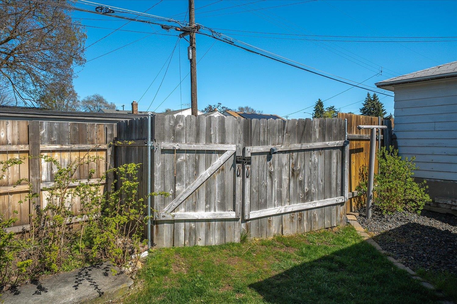 1207 E Providence Ave - Photo 36