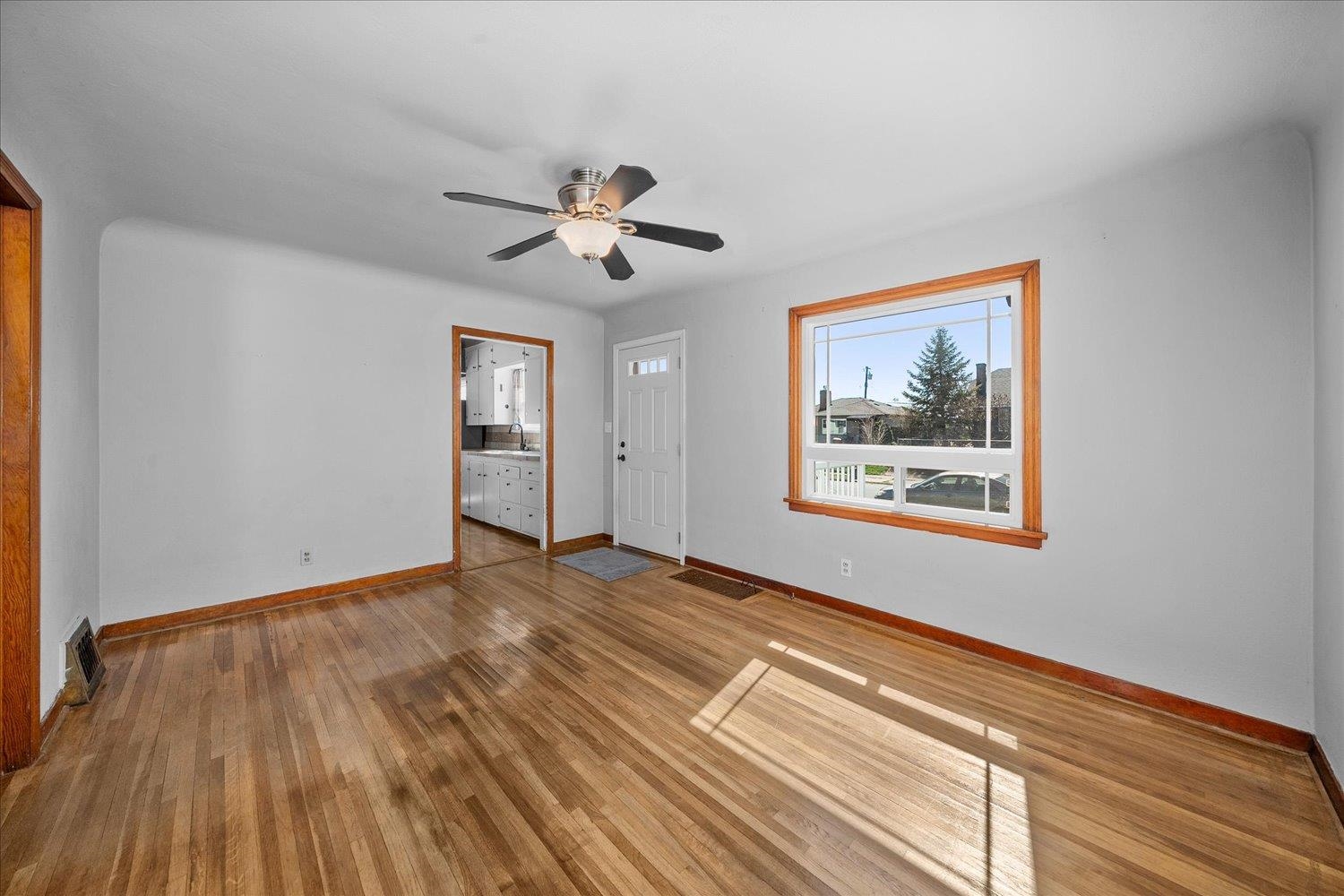 1207 E Providence Ave - Photo 5