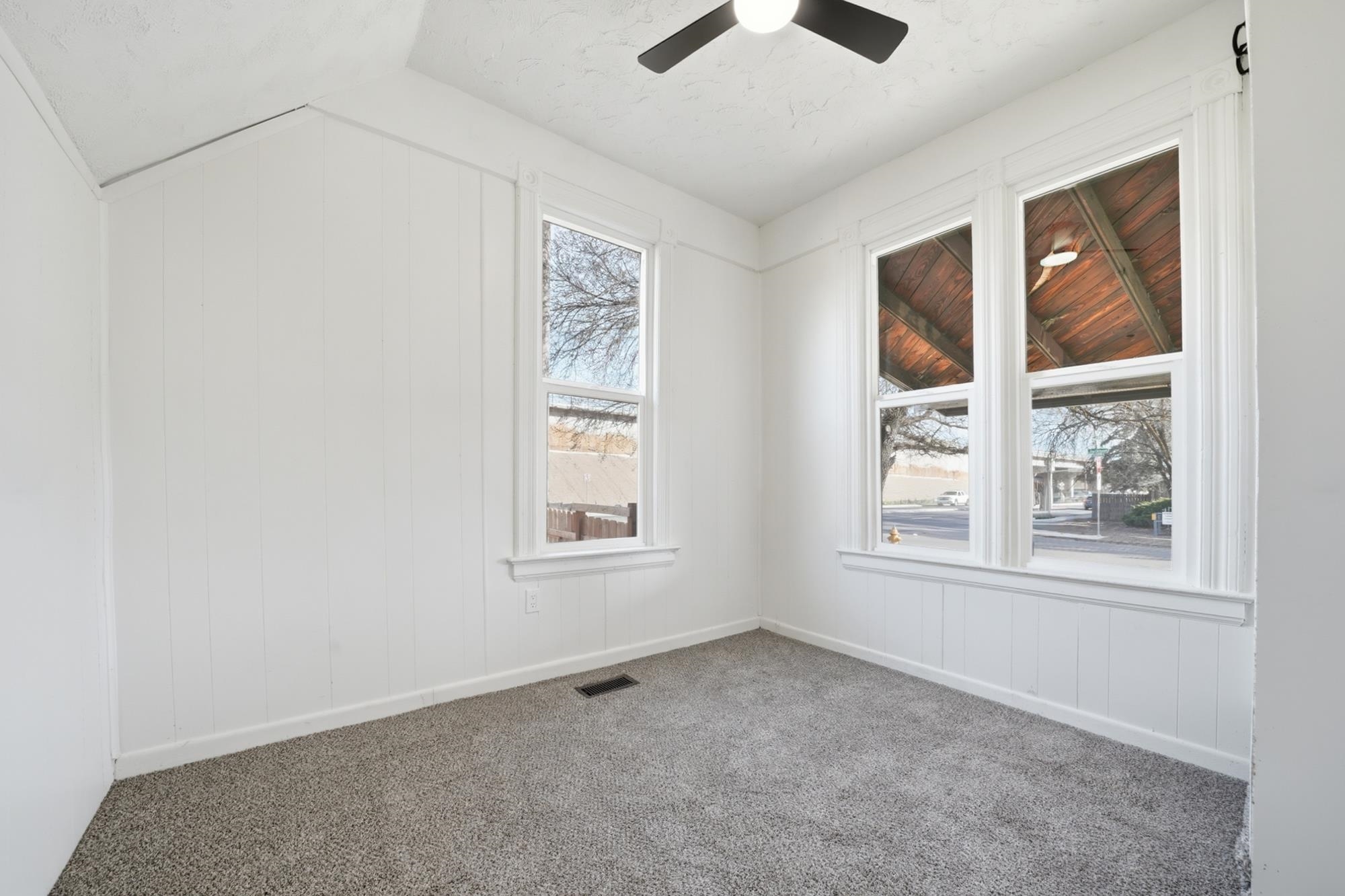 3127 E Jackson Ave - Photo 17