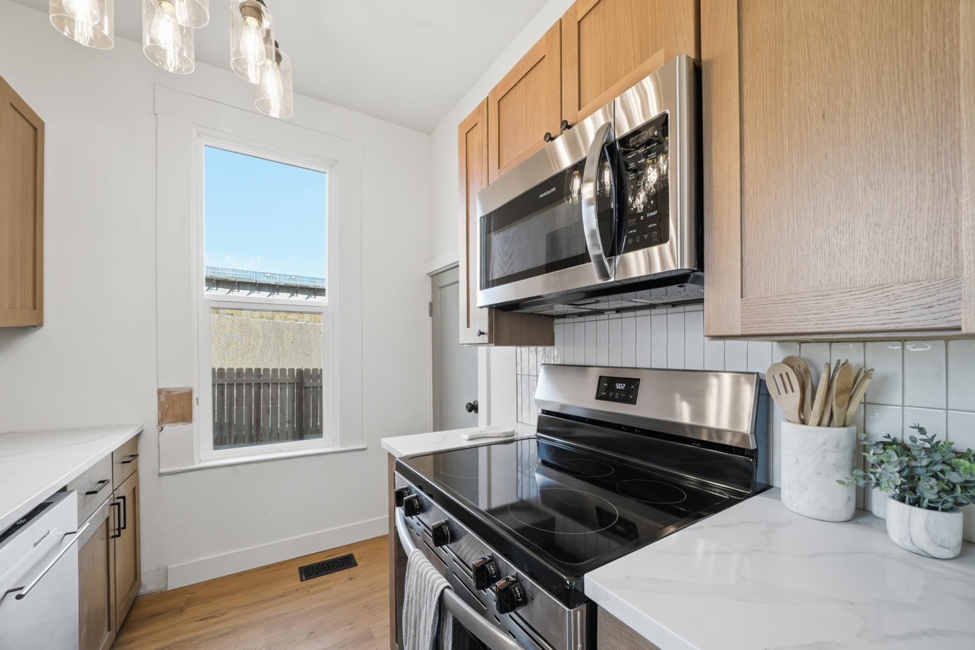 3127 E Jackson Ave - Photo 9