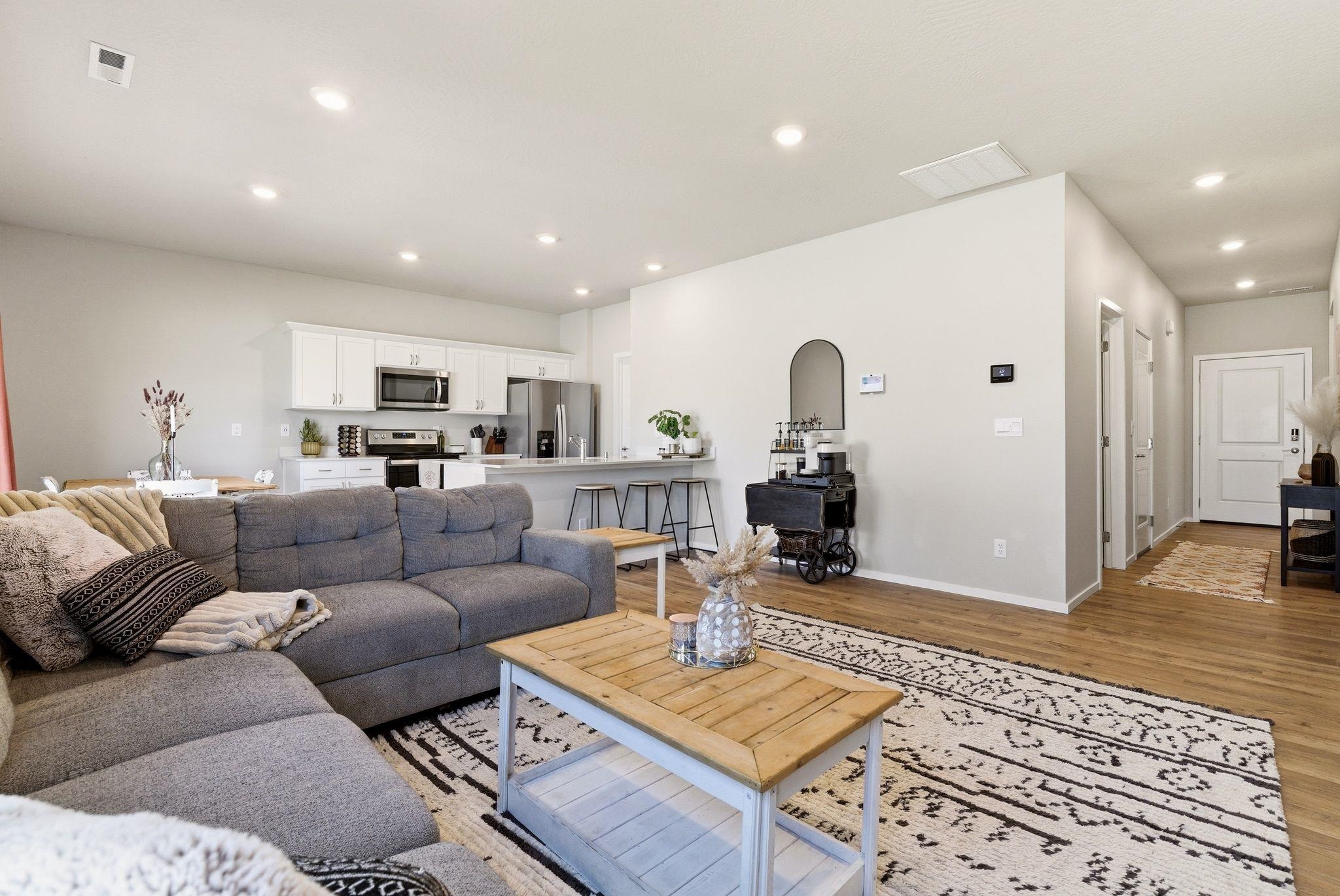 1916 N Drummond Ct - Photo 6