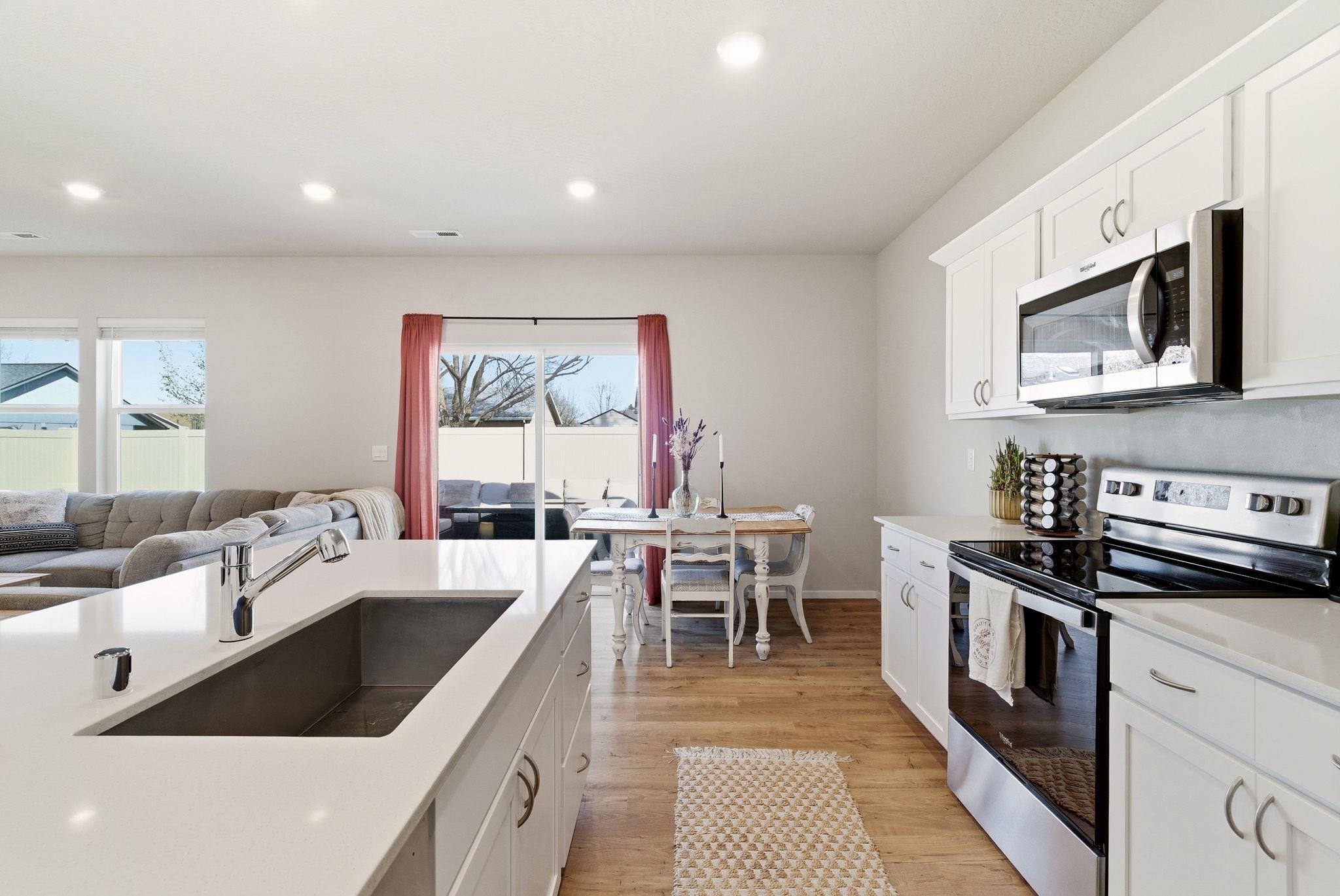 1916 N Drummond Ct - Photo 10