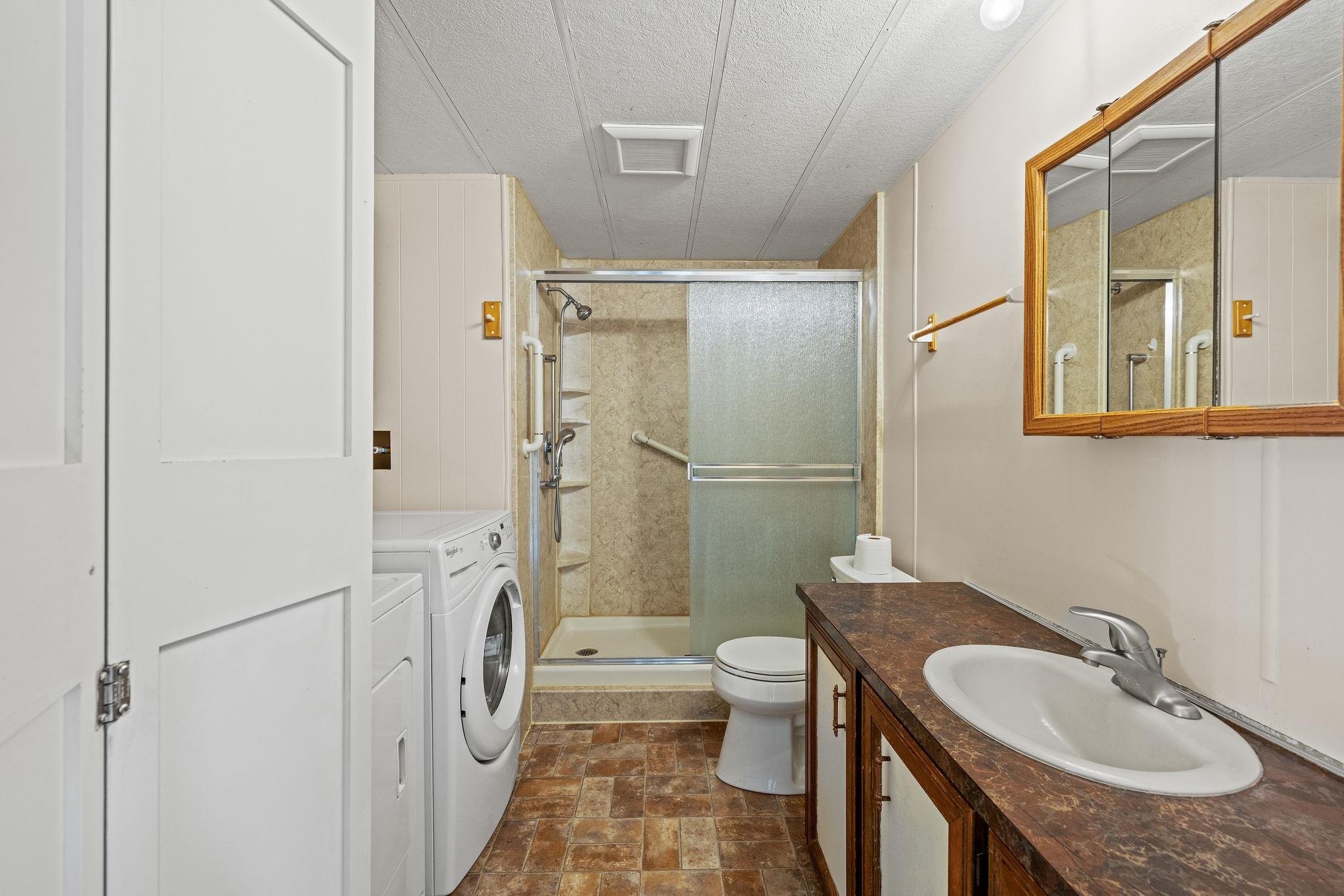 614 E 2nd St - Photo 12