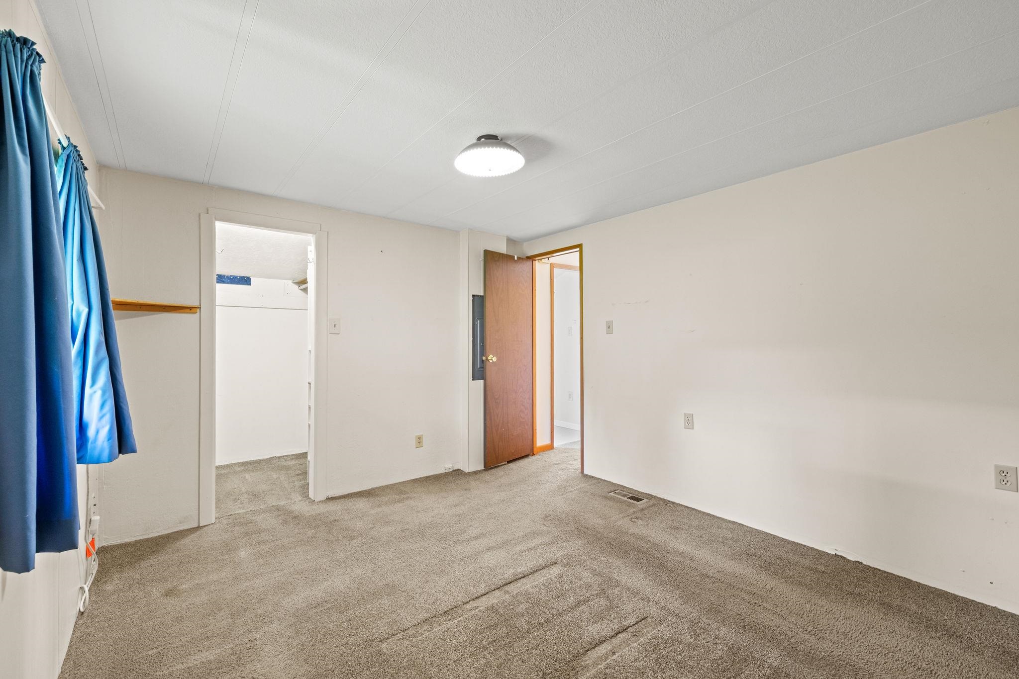 614 E 2nd St - Photo 15