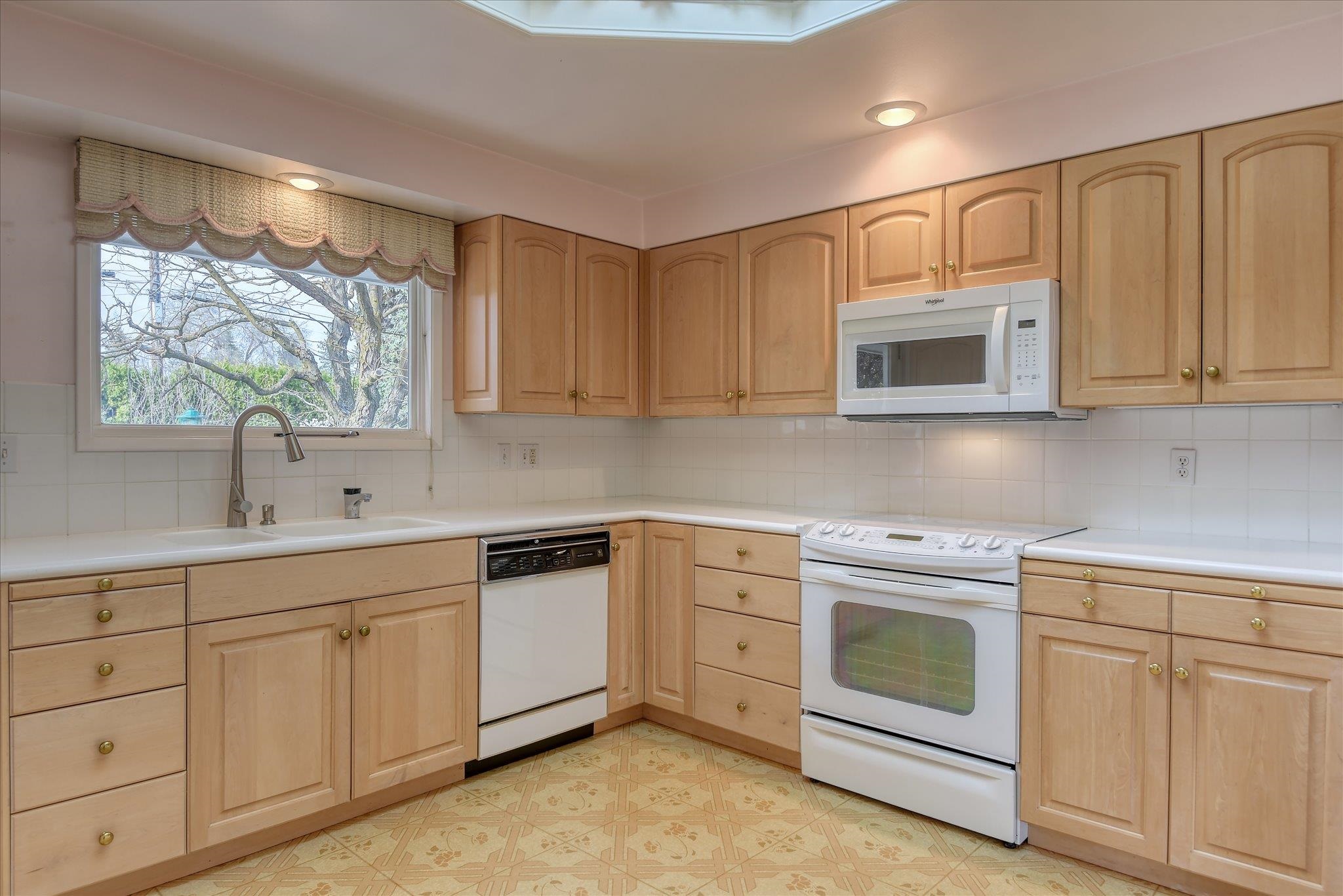 2016 W Courtland Ave - Photo 14